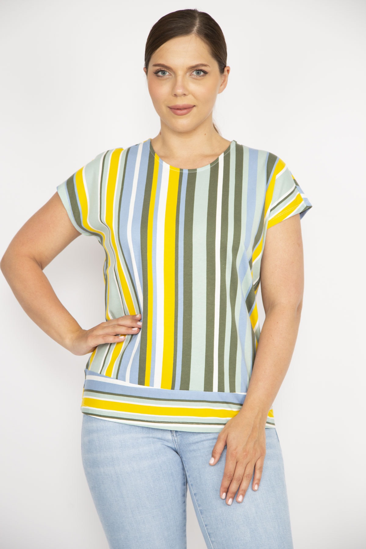 Levně Şans Women's Colorful Plus Size Cotton Fabric Low Sleeve Striped Blouse