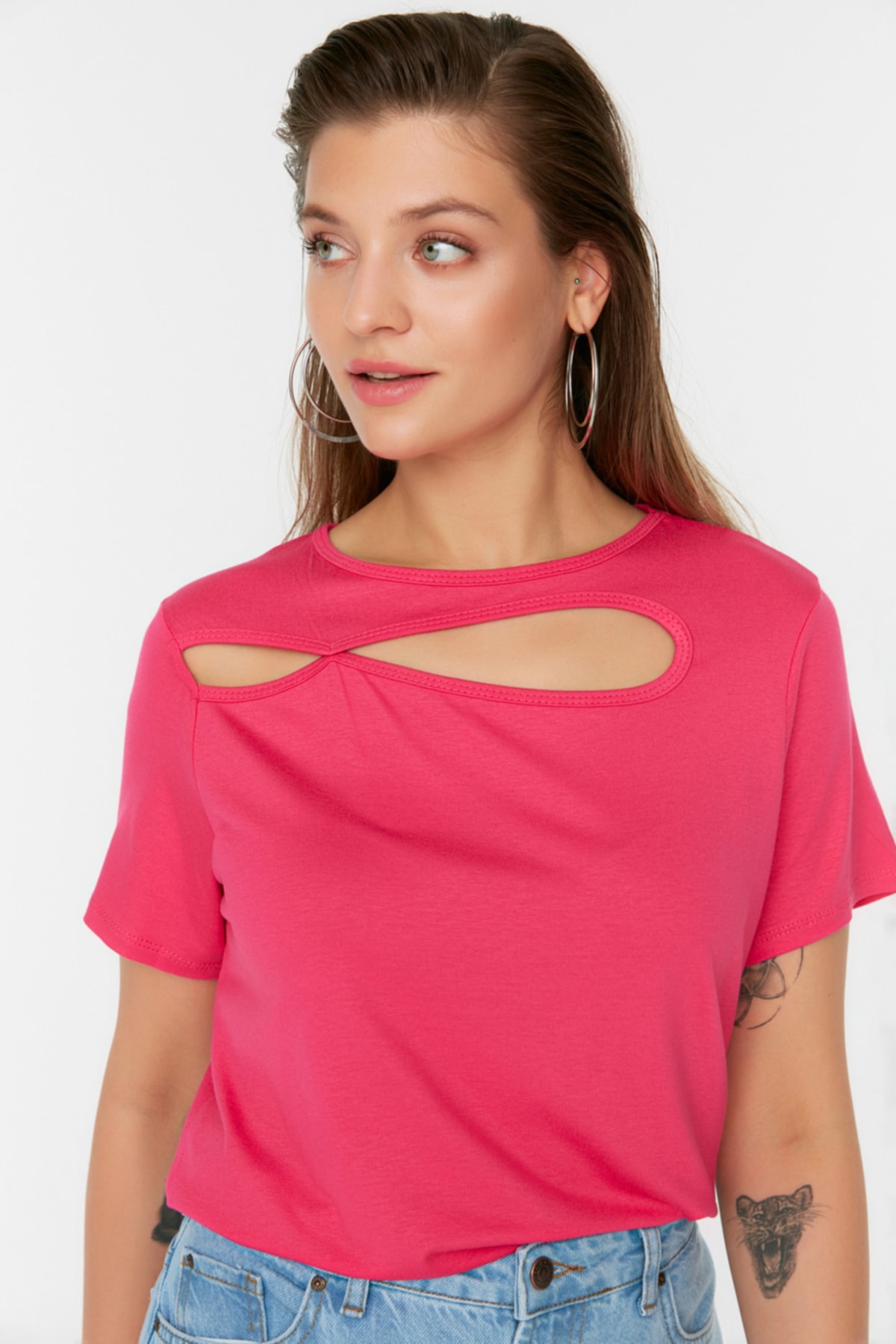 Levně Trendyol Curve Fuchsia Cut-Out Detailed Knitted Blouse