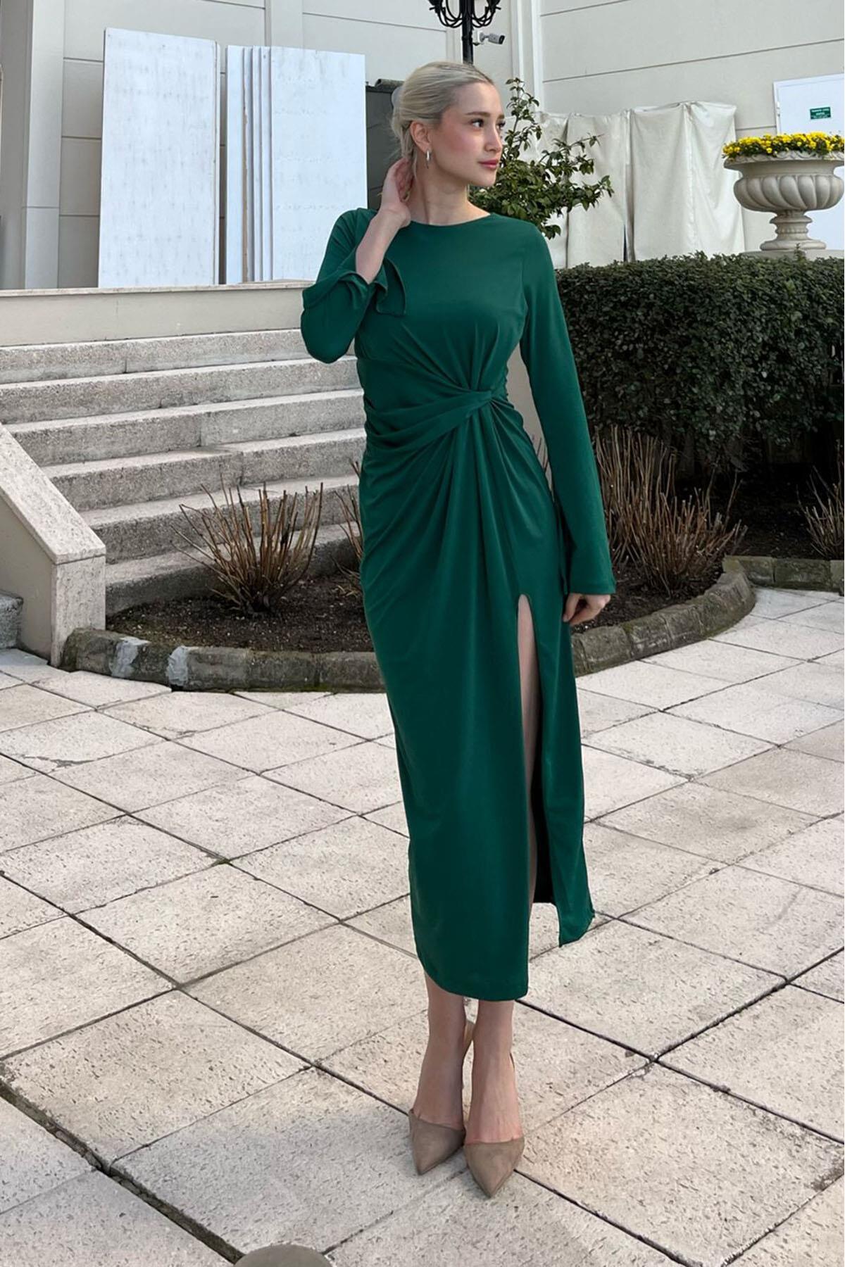 Levně Madmext Emerald Green Basic Slit Detailed Long Sleeve Dress