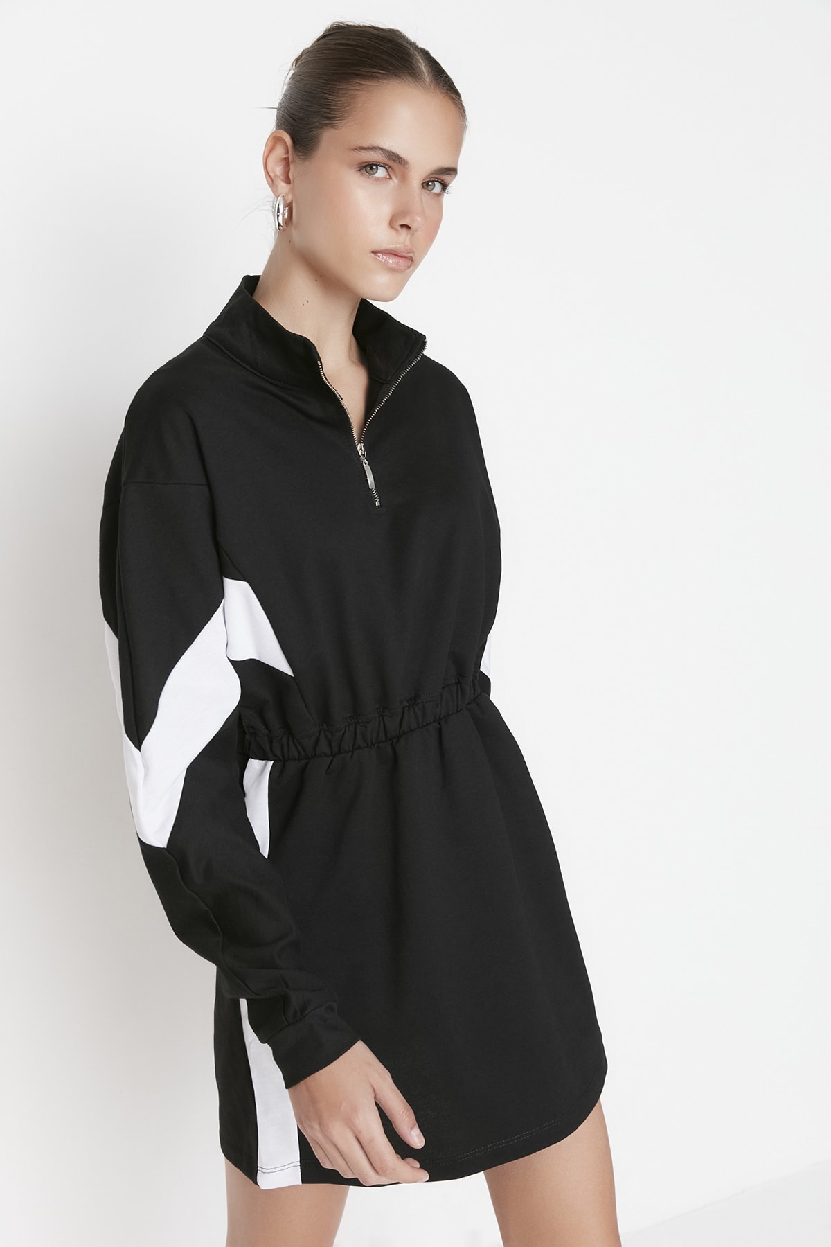 Levně Trendyol Black Color Block A-line Knitted Dress