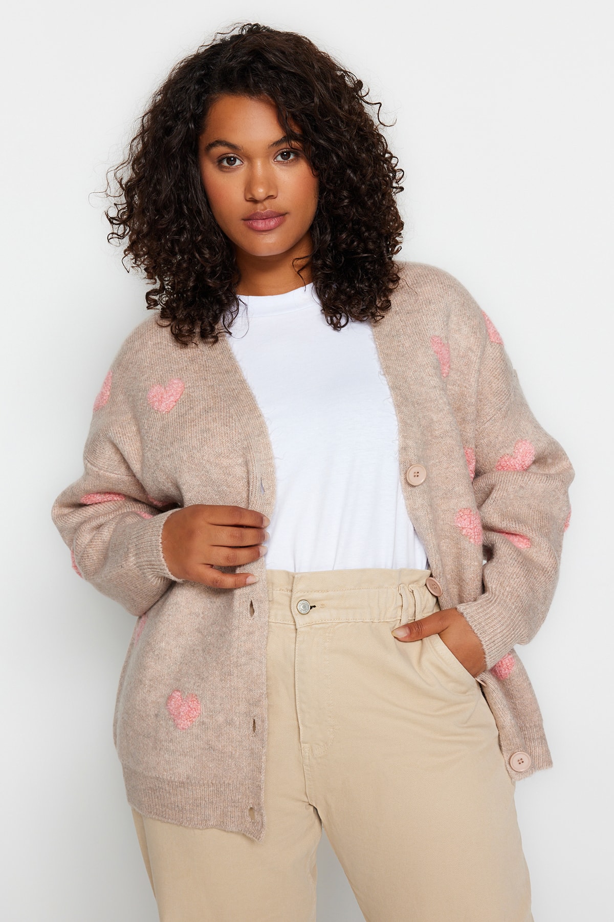 Trendyol Curve Heart Patterned Knitwear Cardigan in Ecru