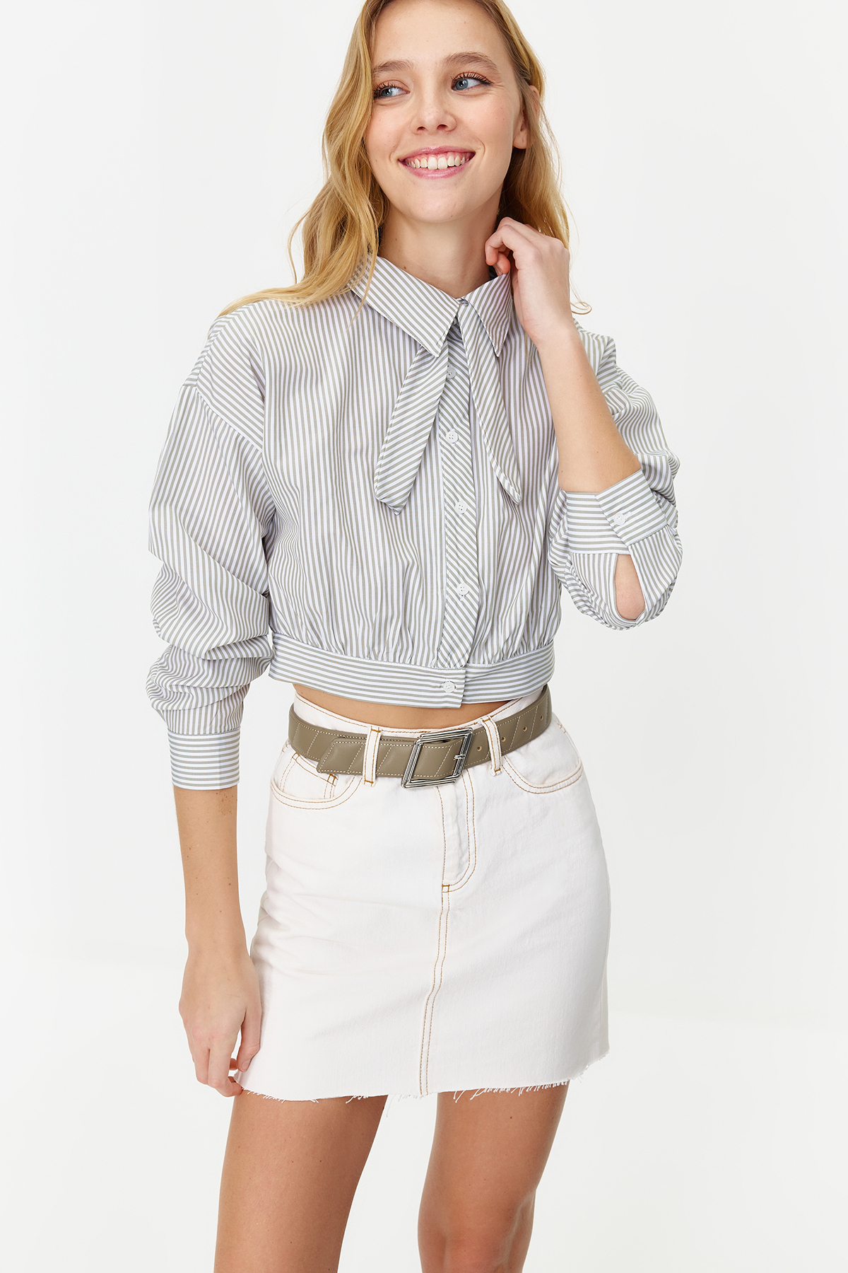 Levně Trendyol Light Khaki Striped Tie Detailed Fitted Crop Woven Shirt