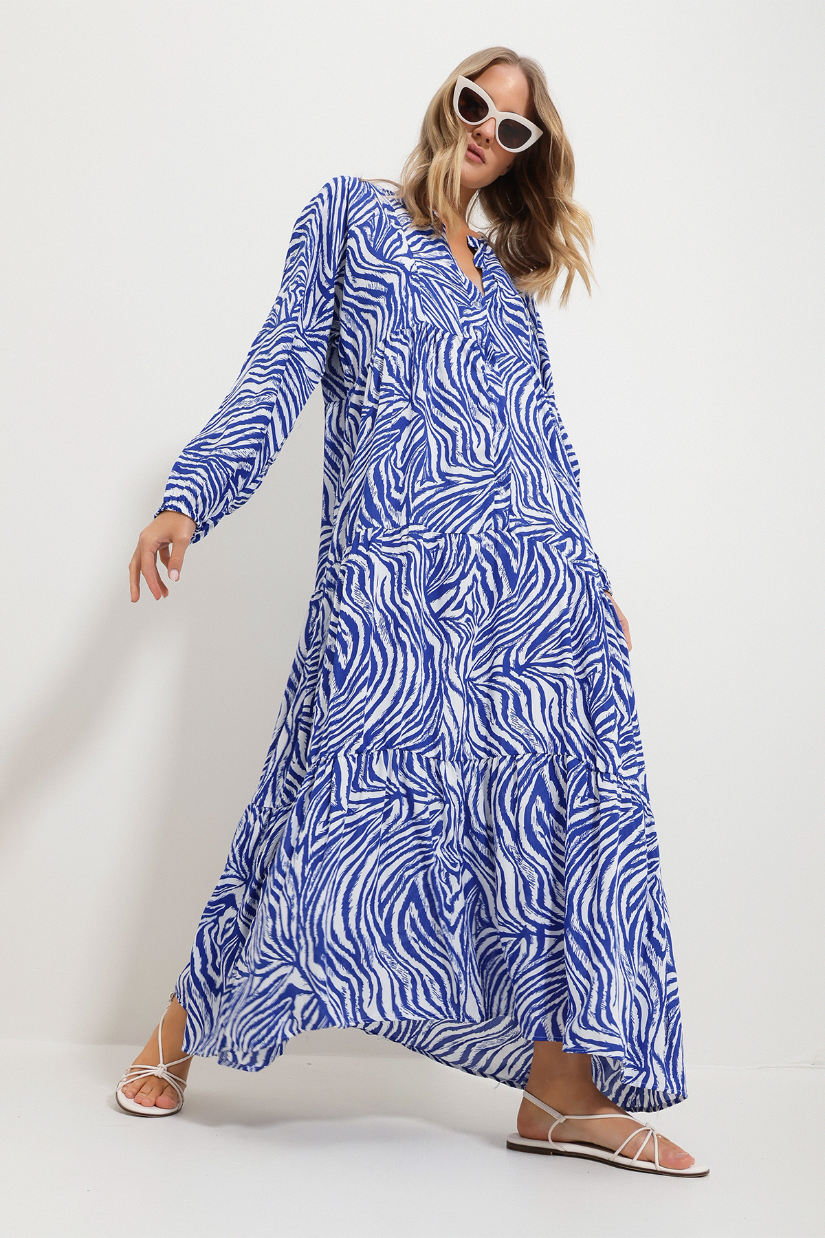 Trend Alaçatı Stili Women's Saxe Blue Large Collar Shawl Patterned Maxi Length Dress