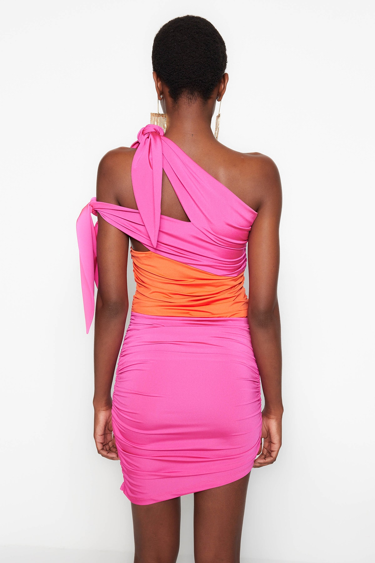 Rochie de seara tricotata Trendyol roz-multicolora/croita detaliata