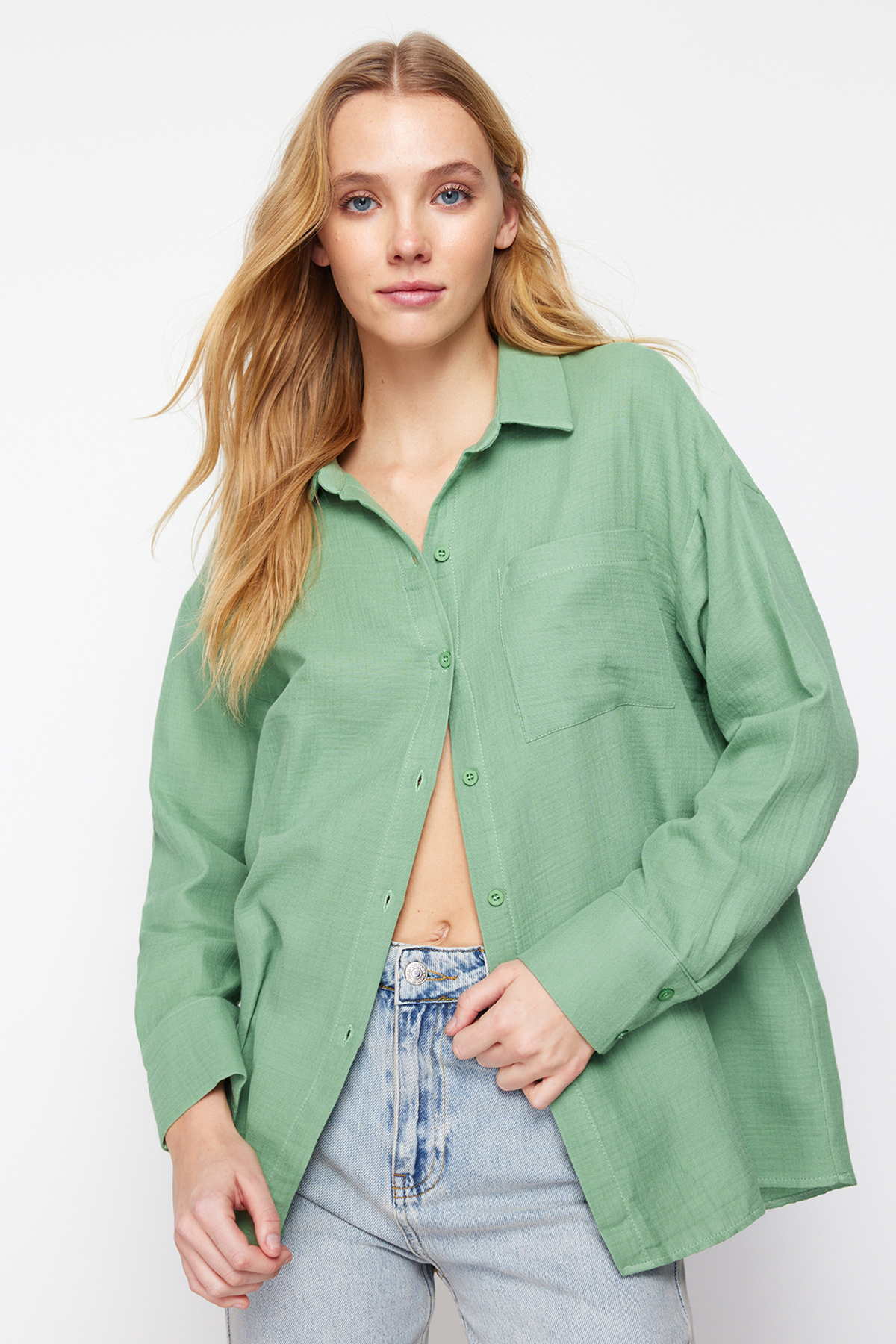 Trendyol Green Buttoned Rollable Sleeve Detailed Oversize Muslin Woven Shirt