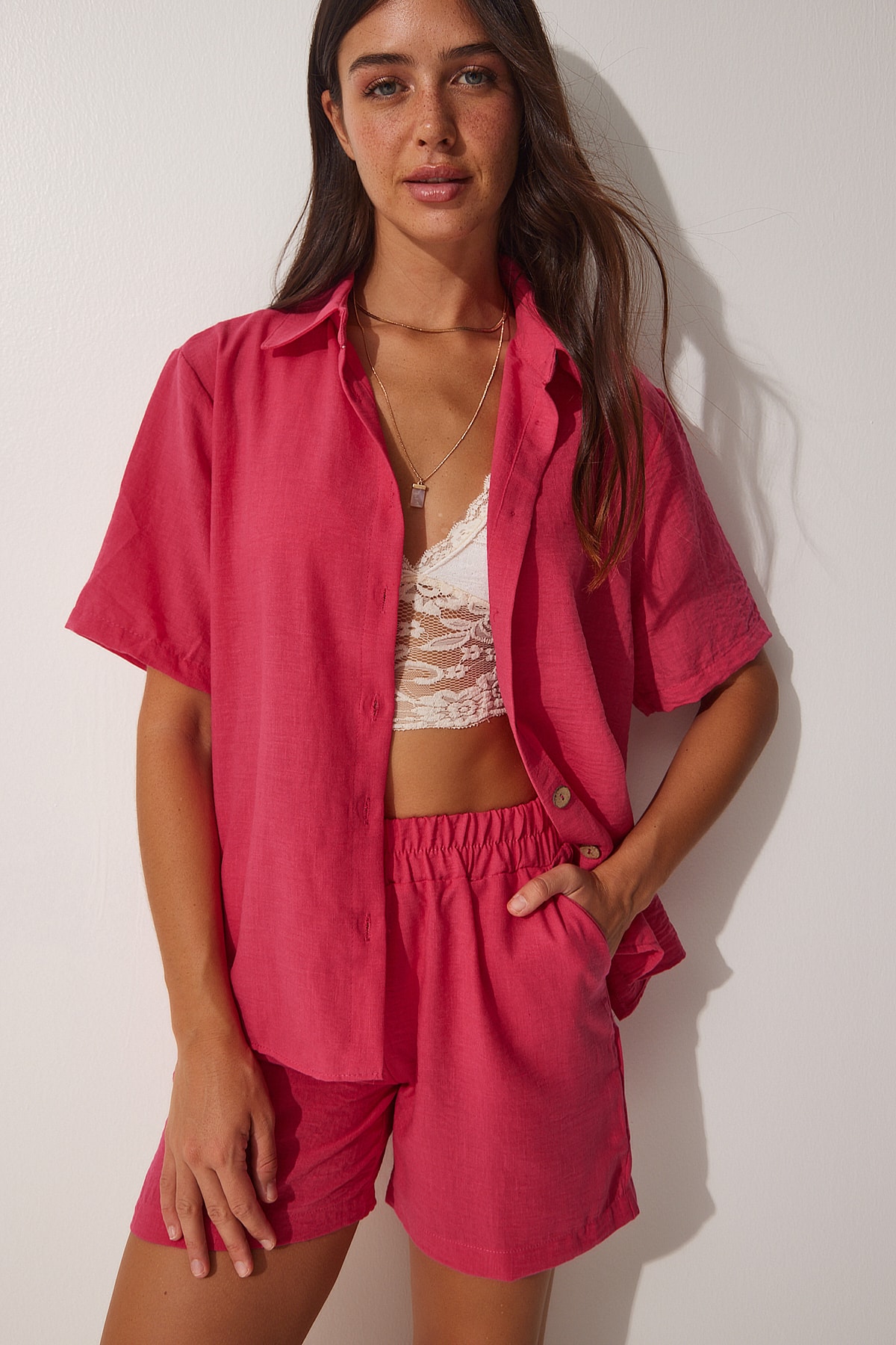 Levně Happiness İstanbul Women's Dark Pink Linen Surface Shorts and Shirt Set