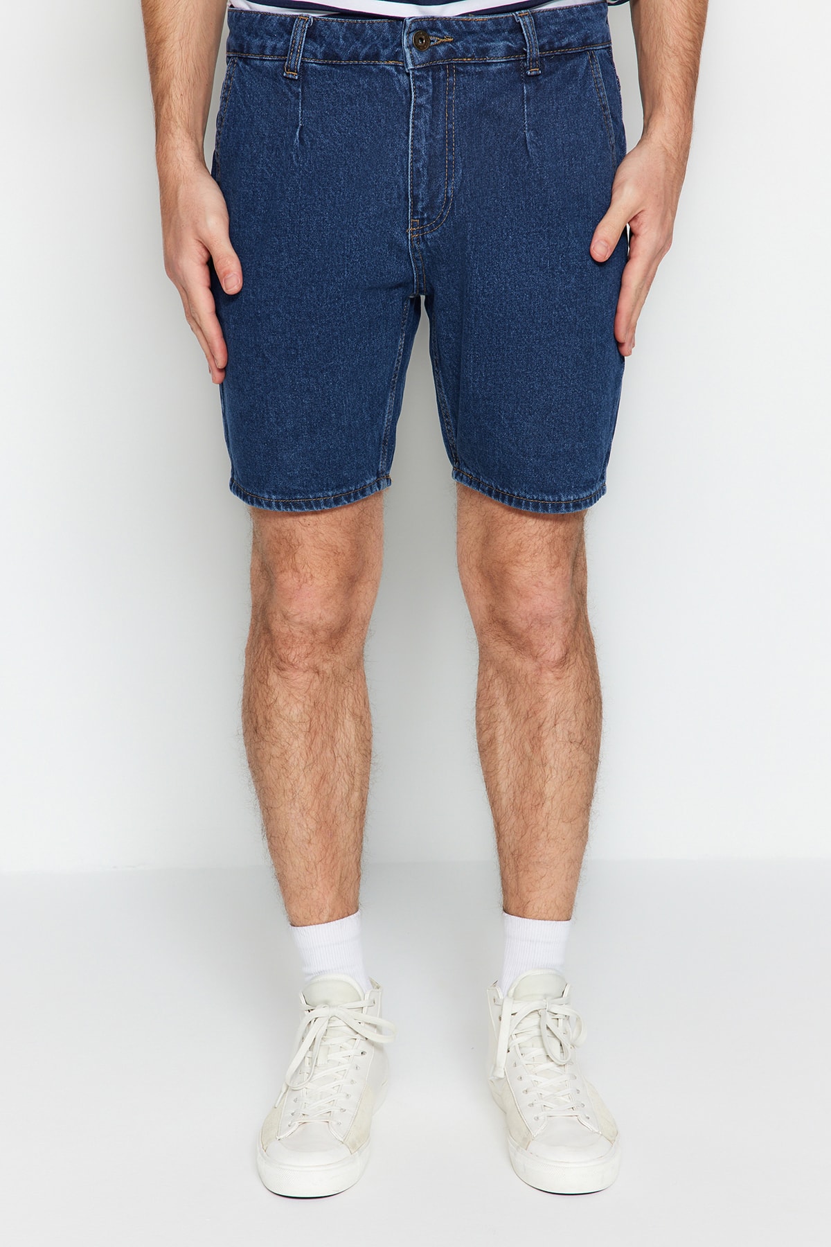 Trendyol Navy Blue Men&#039;s Plisate Pantaloni scurți regulate &amp; Bermuda
