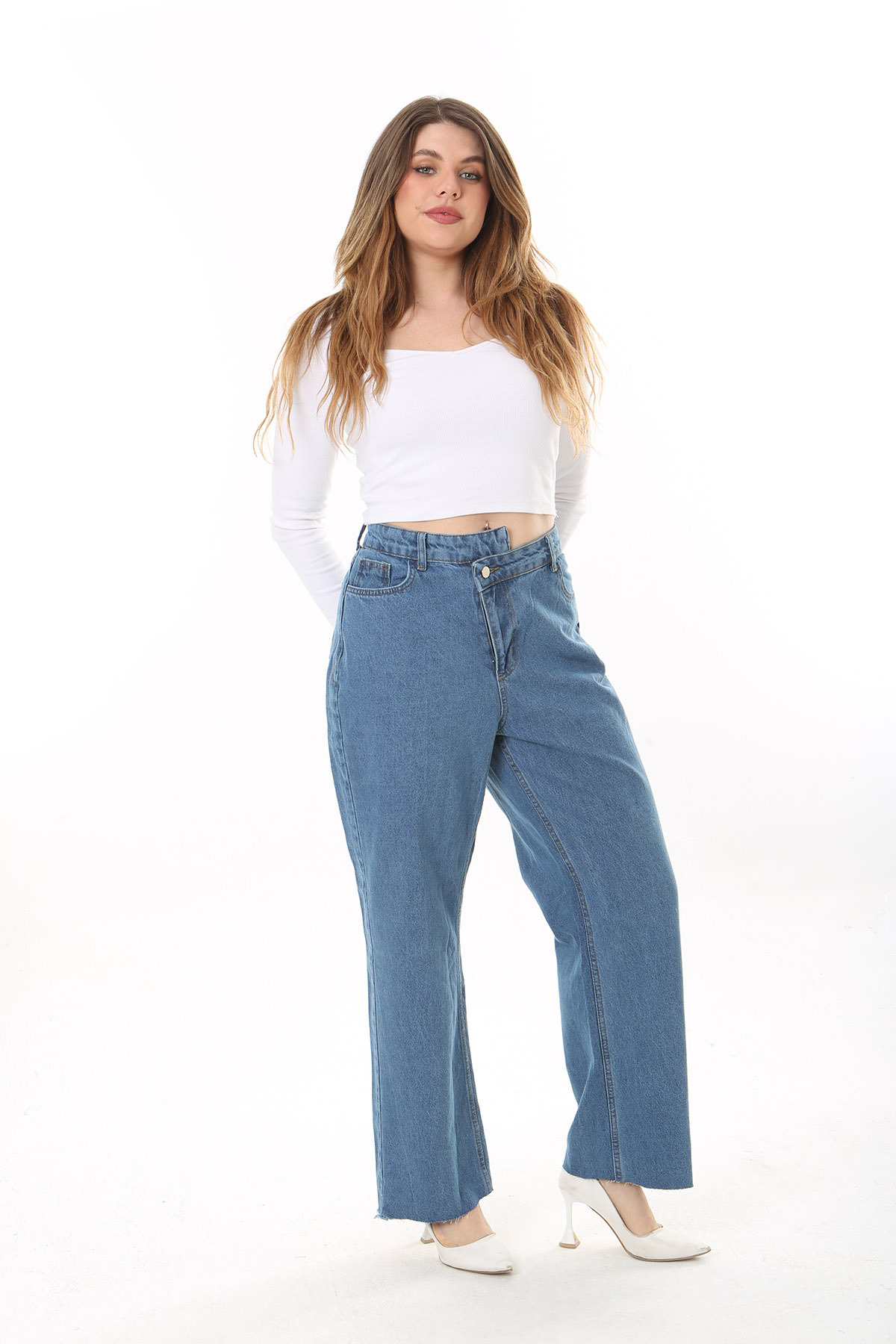 Şans Women's Plus Size Blue Belt Detailed 5-Pocket Lycra-Free Jeans