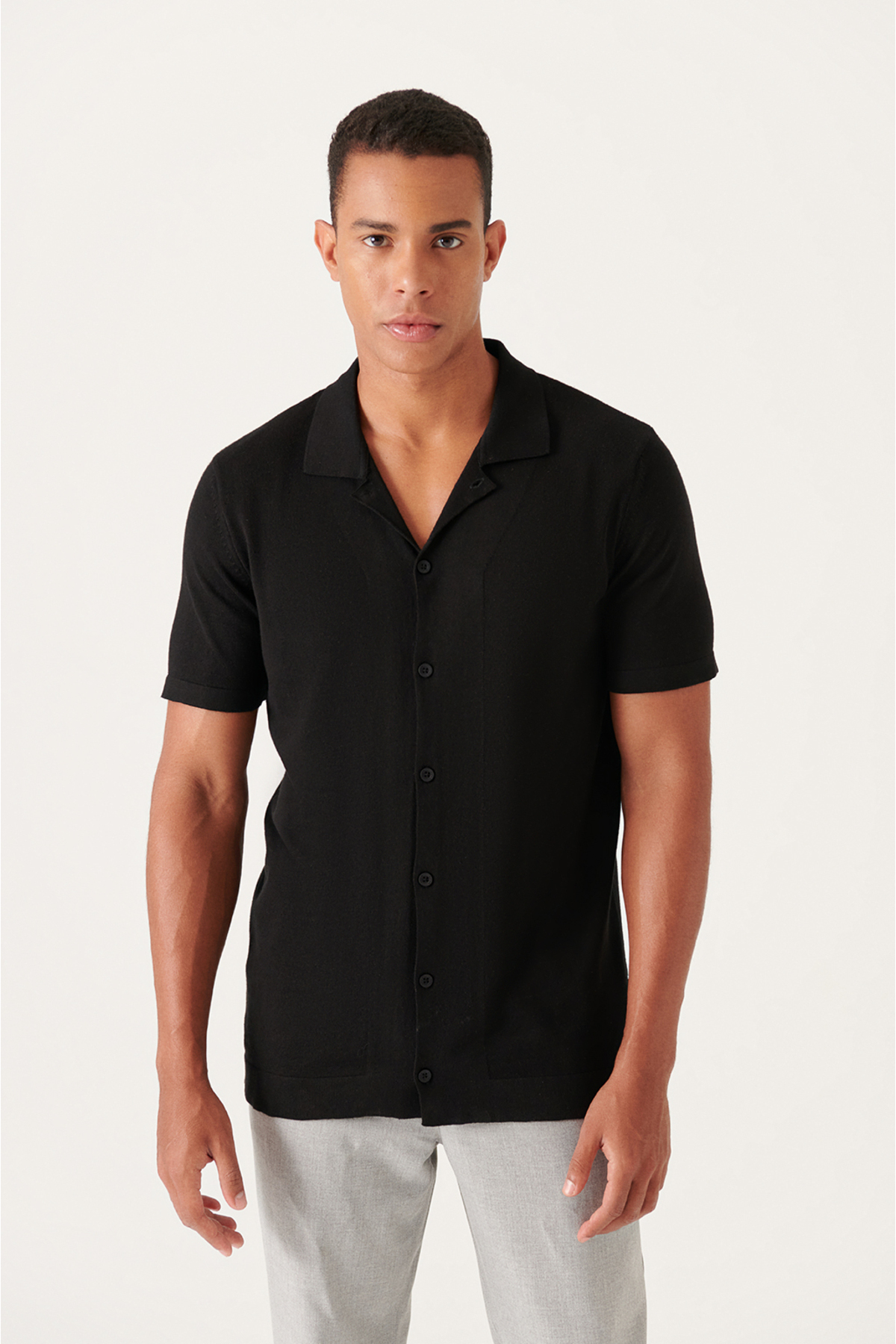 Avva Men's Black Cuban Collar Buttoned Standard Fit Normal Cut Knitwear T-shirt
