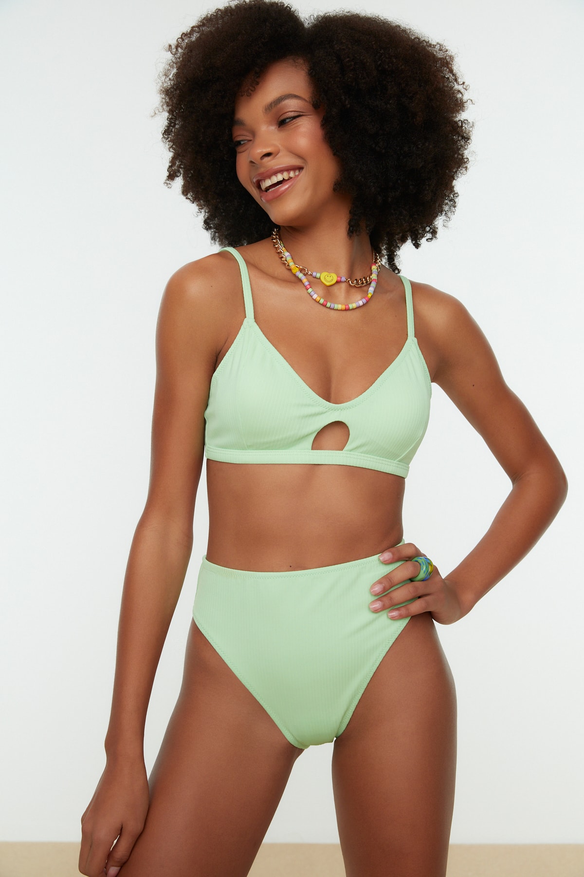 Bas De Bikini Texturé Femme Trendyol – Taille 44, Vert – 60% Polyester, 36% Polyamide, 4% élasthanne