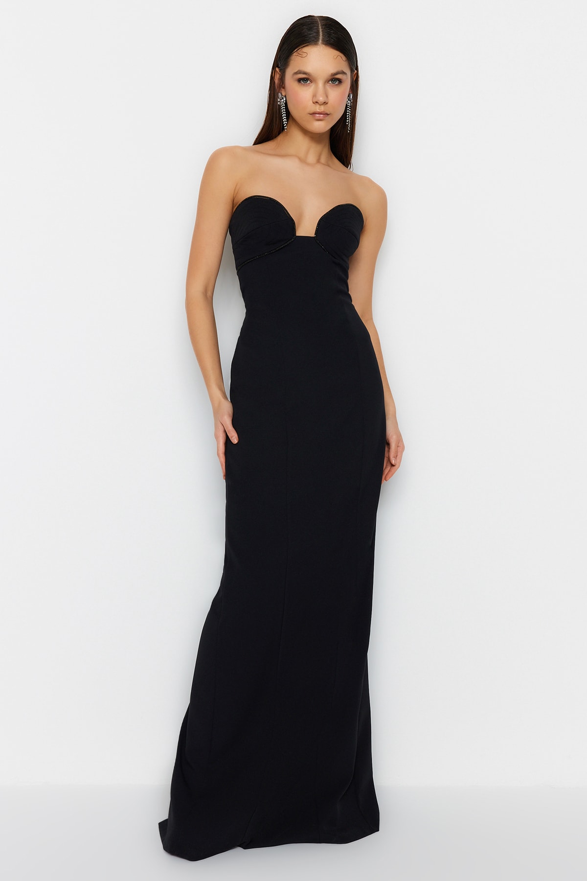 Levně Trendyol Black Strapless and Chest Detailed Long Evening Evening Dress