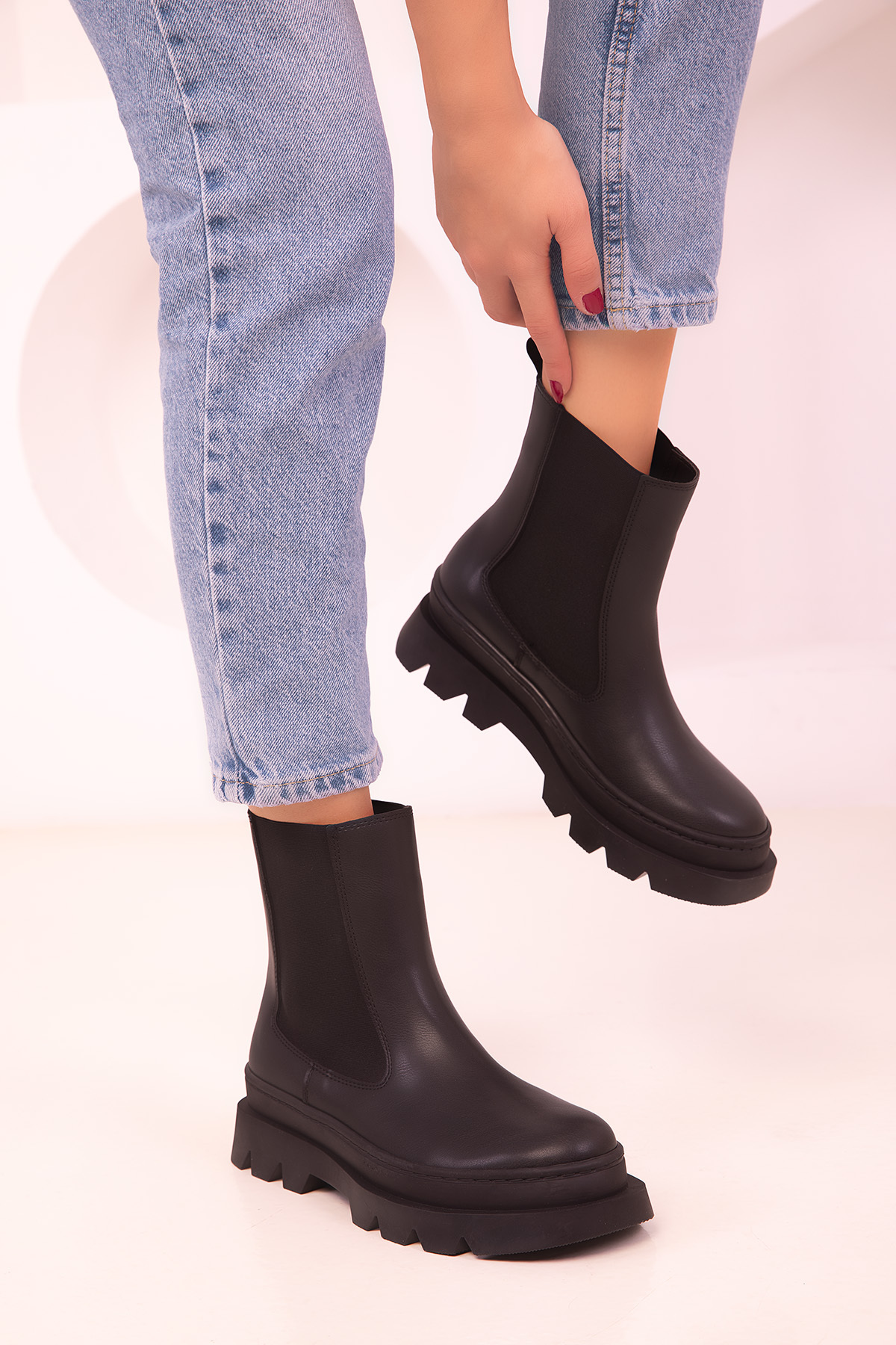 Levně Soho Women's Black Boots & Booties 18430