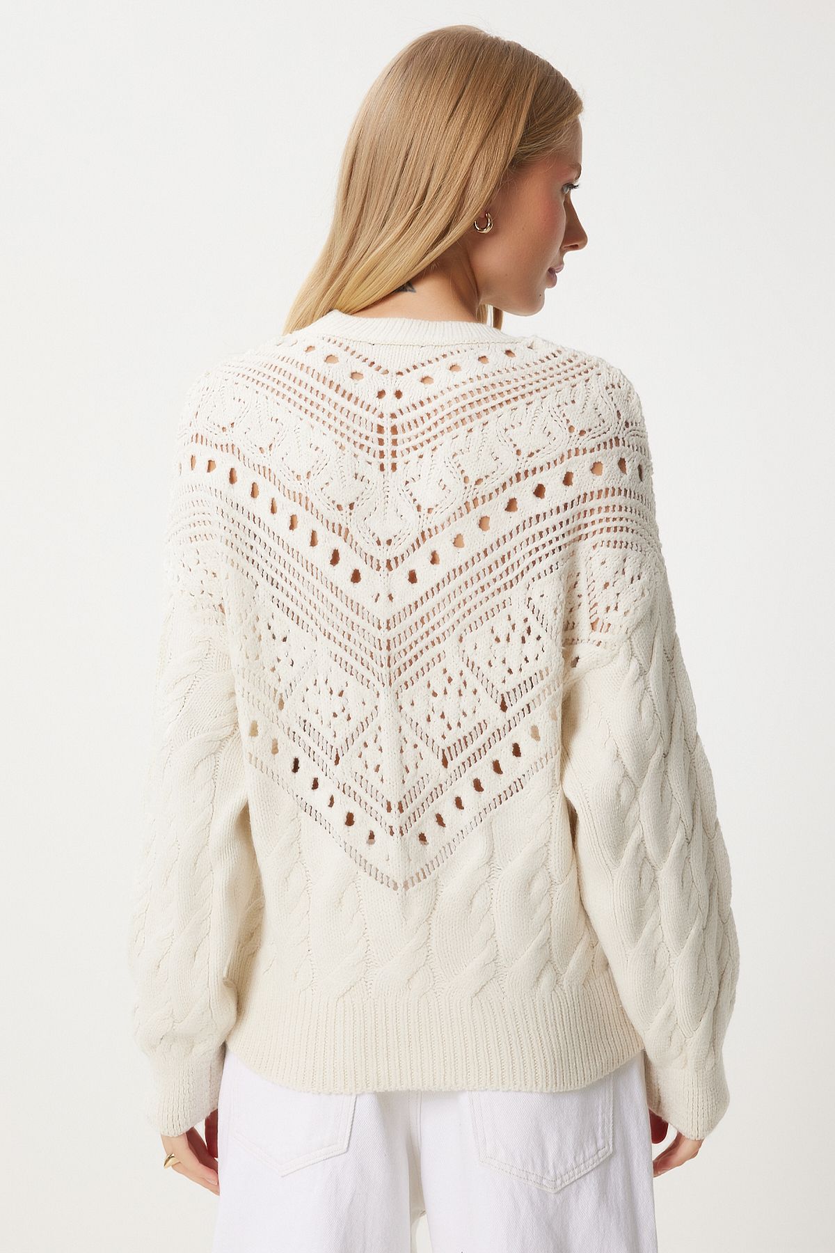Happiness İstanbul Women's Cream Lace Detailed Openwork Knitted Sweater