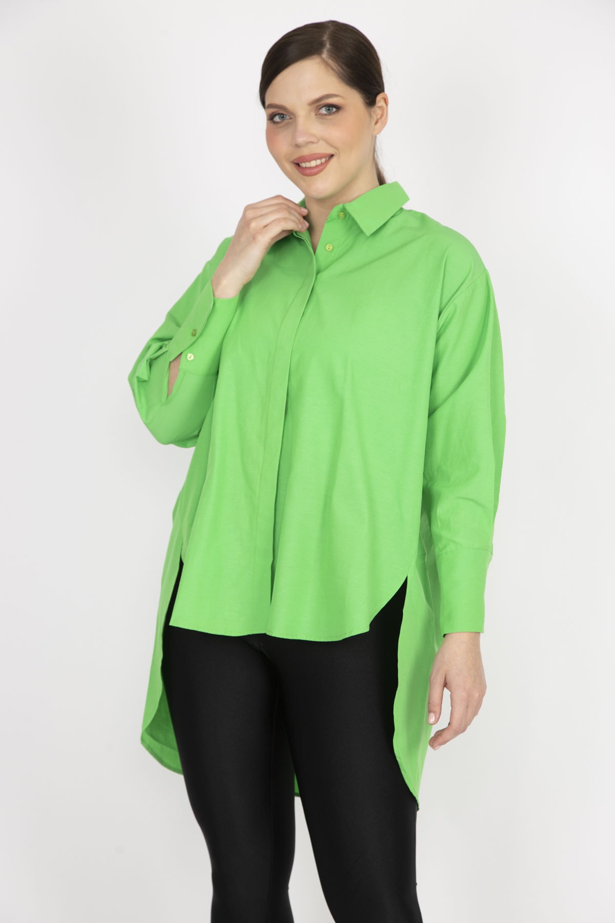 Levně Şans Women's Green Plus Size Hidden Pat Front Length Buttoned Back Long Shirt