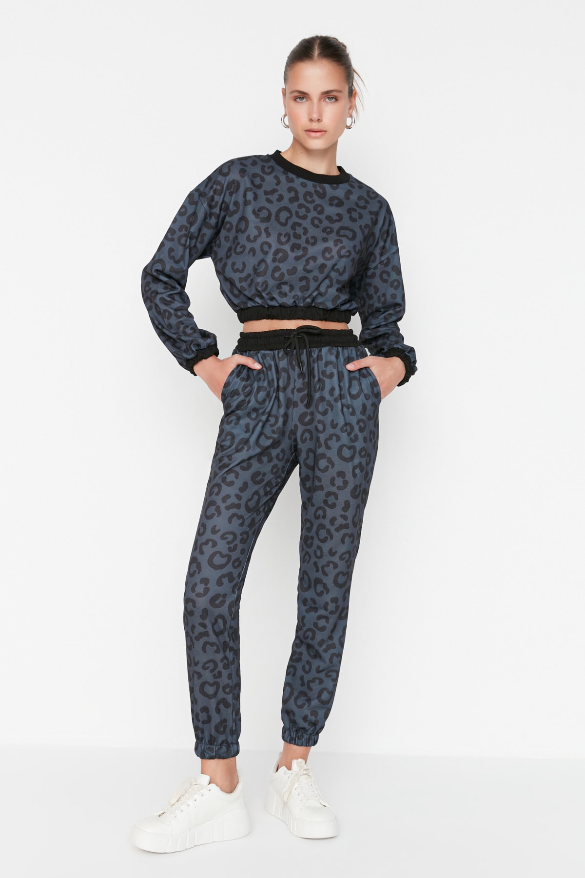 Trendyol Sweatpants - Black - Basic jogger