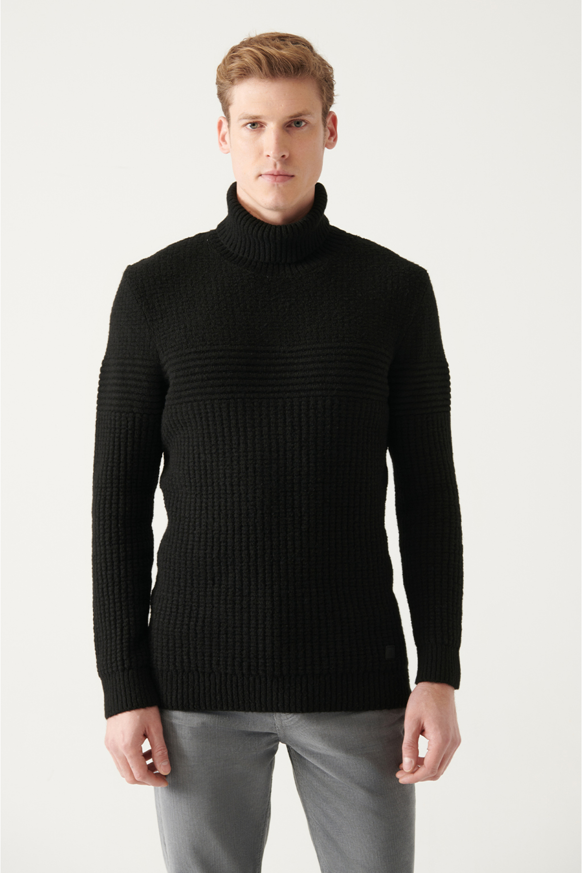 Levně Avva Men's Black Full Turtleneck Textured Regular Fit Knitwear Sweater
