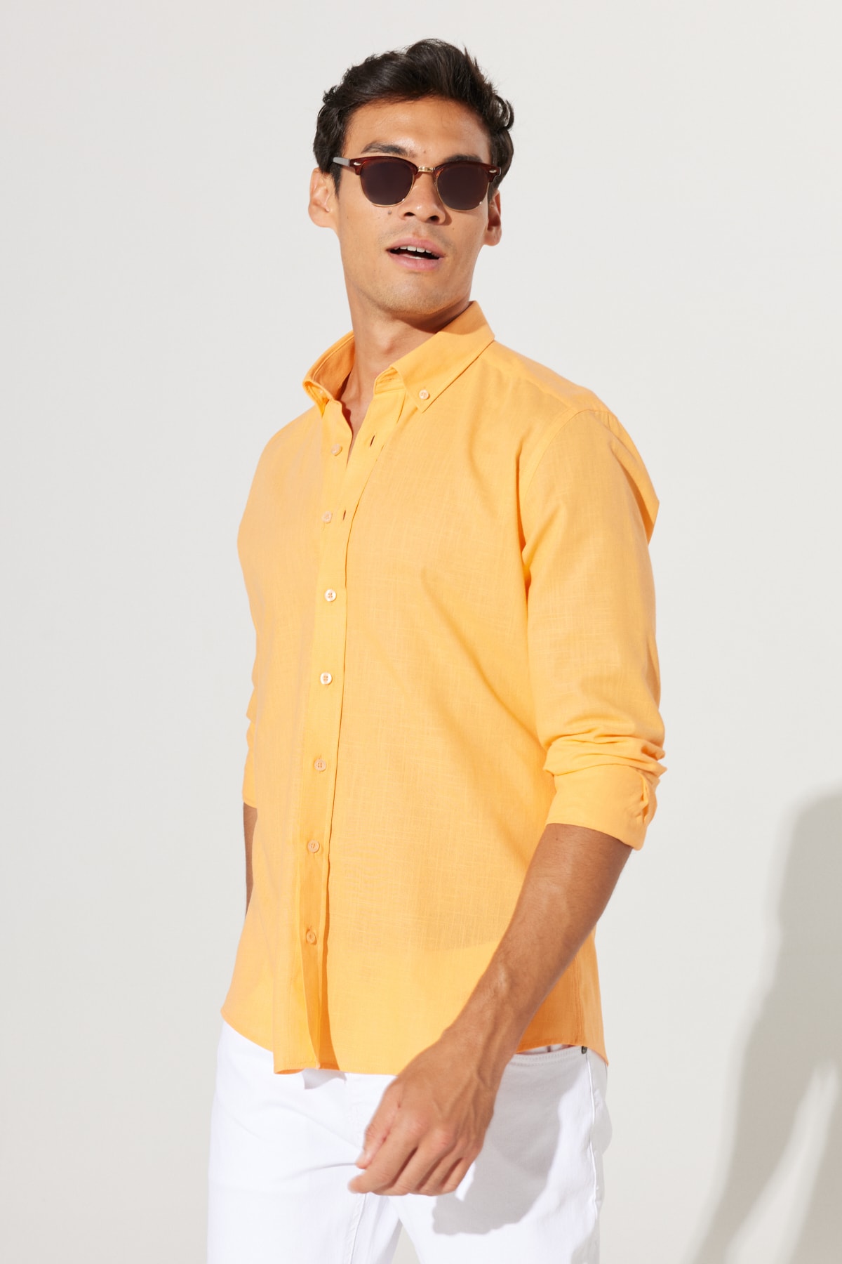 Levně AC&Co / Altınyıldız Classics Men's Orange Tailored Slim Fit Buttoned Collar Linen Look 100% Cotton Flamed Shirt