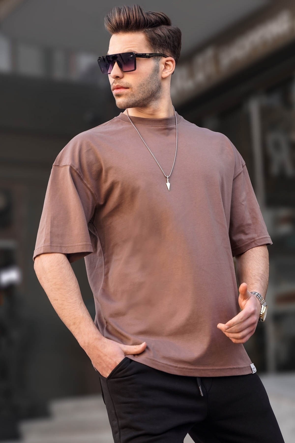 Levně Madmext Men's Brown Oversize Fit Basic T-Shirt 6066