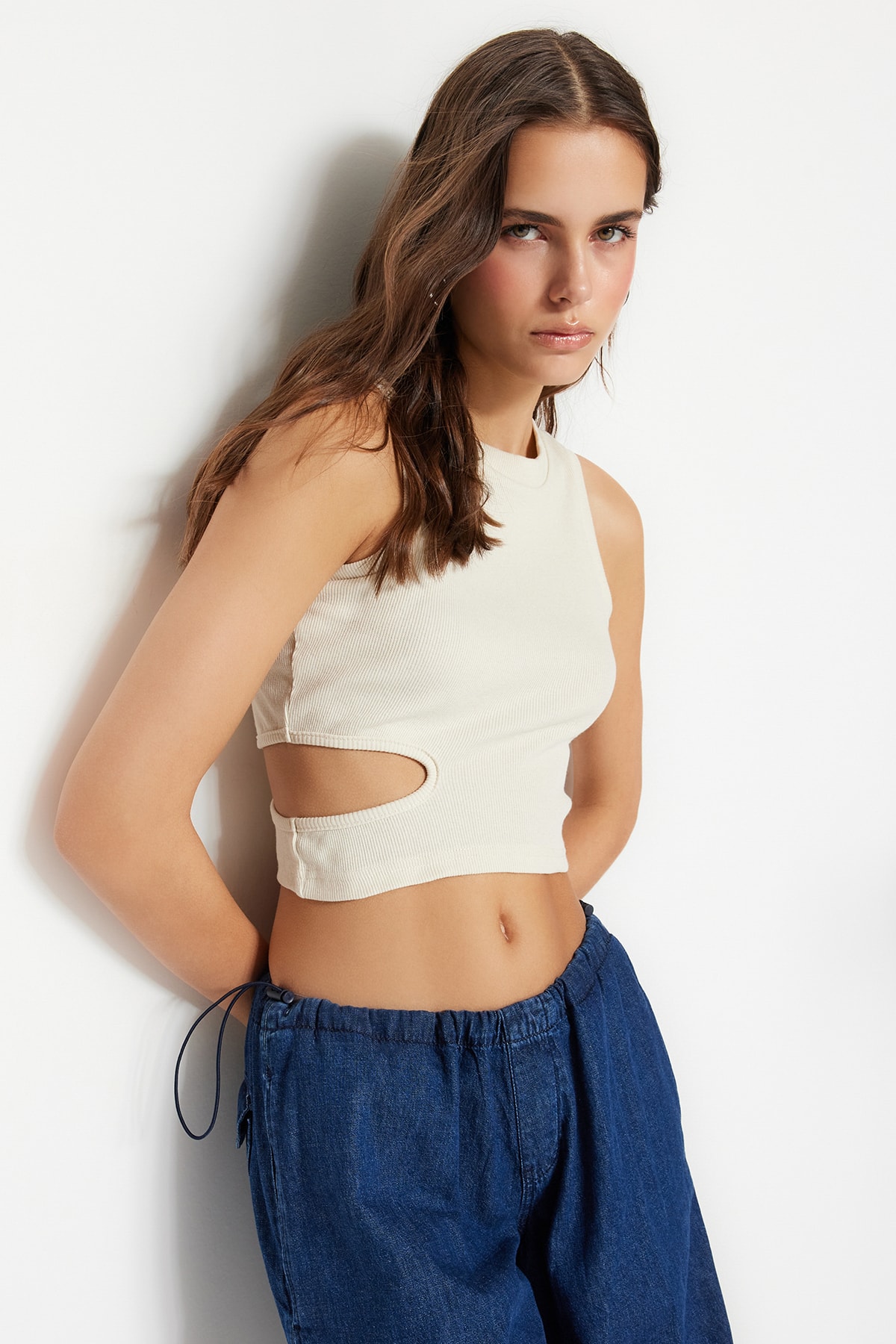 Trendyol Ecru Waist, Cut Out Detailed Fitted Crop, Corduroy, Stretchy Knit Undershirt