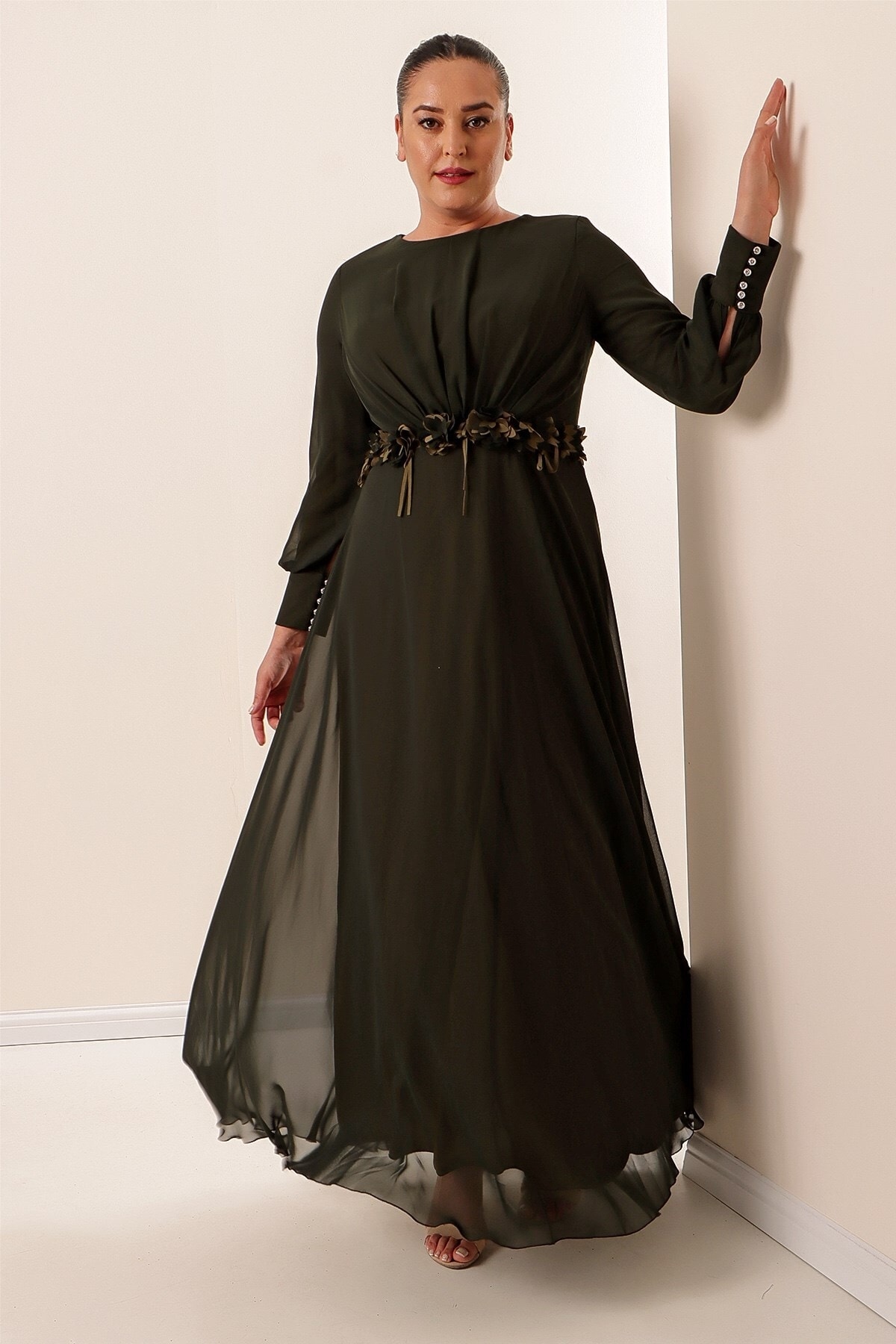 Levně By Saygı Lined Long Chiffon Dress with Floral Detailed Waist Wide Sizes Dark Indigo.
