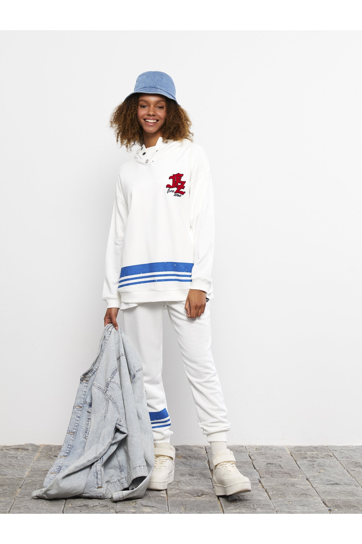 LC Waikiki Women's Hoodie Embroidered Long Sleeve Sweatshirt