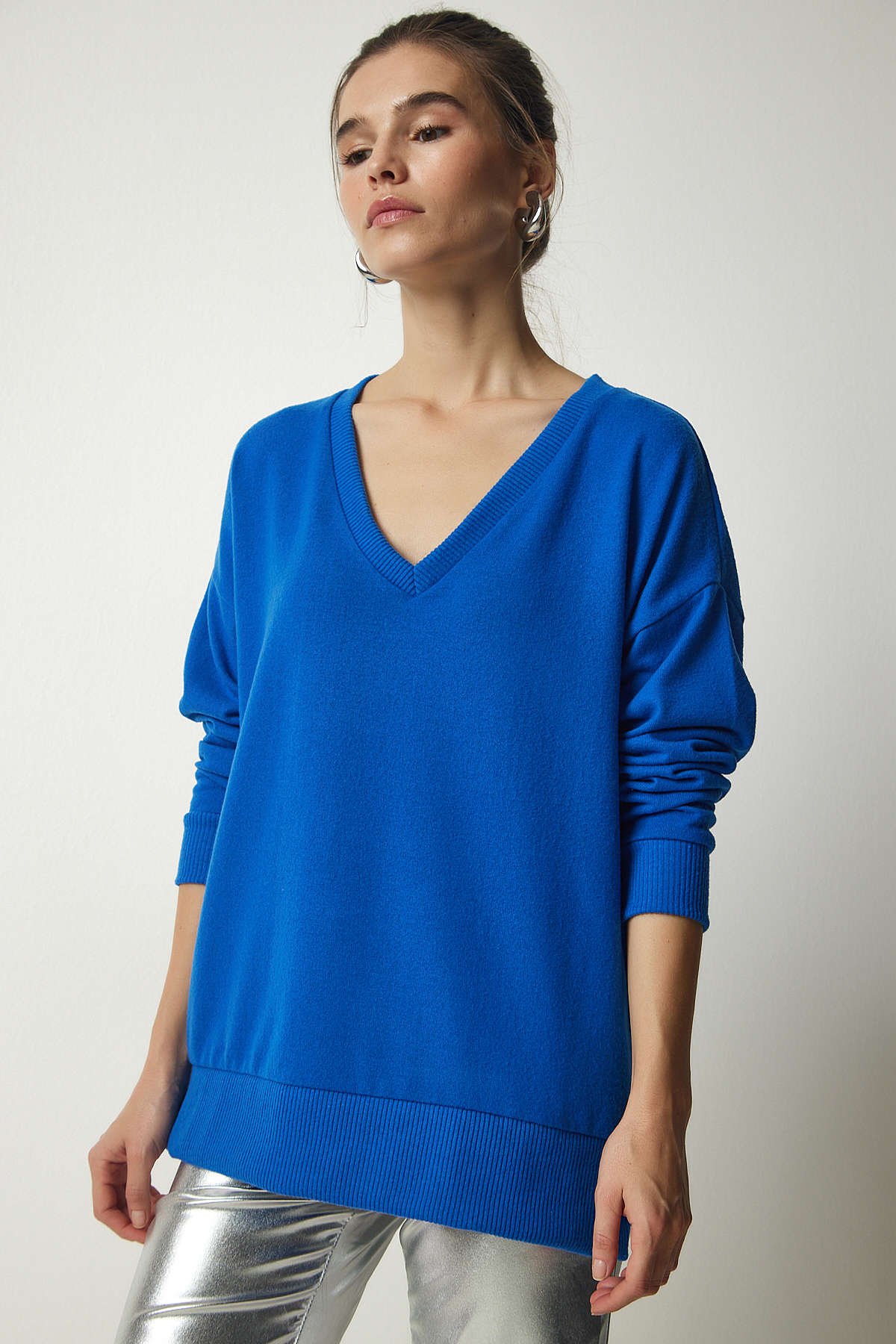 Levně Štěstí İstanbul Dámský kobaltově modrý načechraný pletený svetr s výstřihem do V