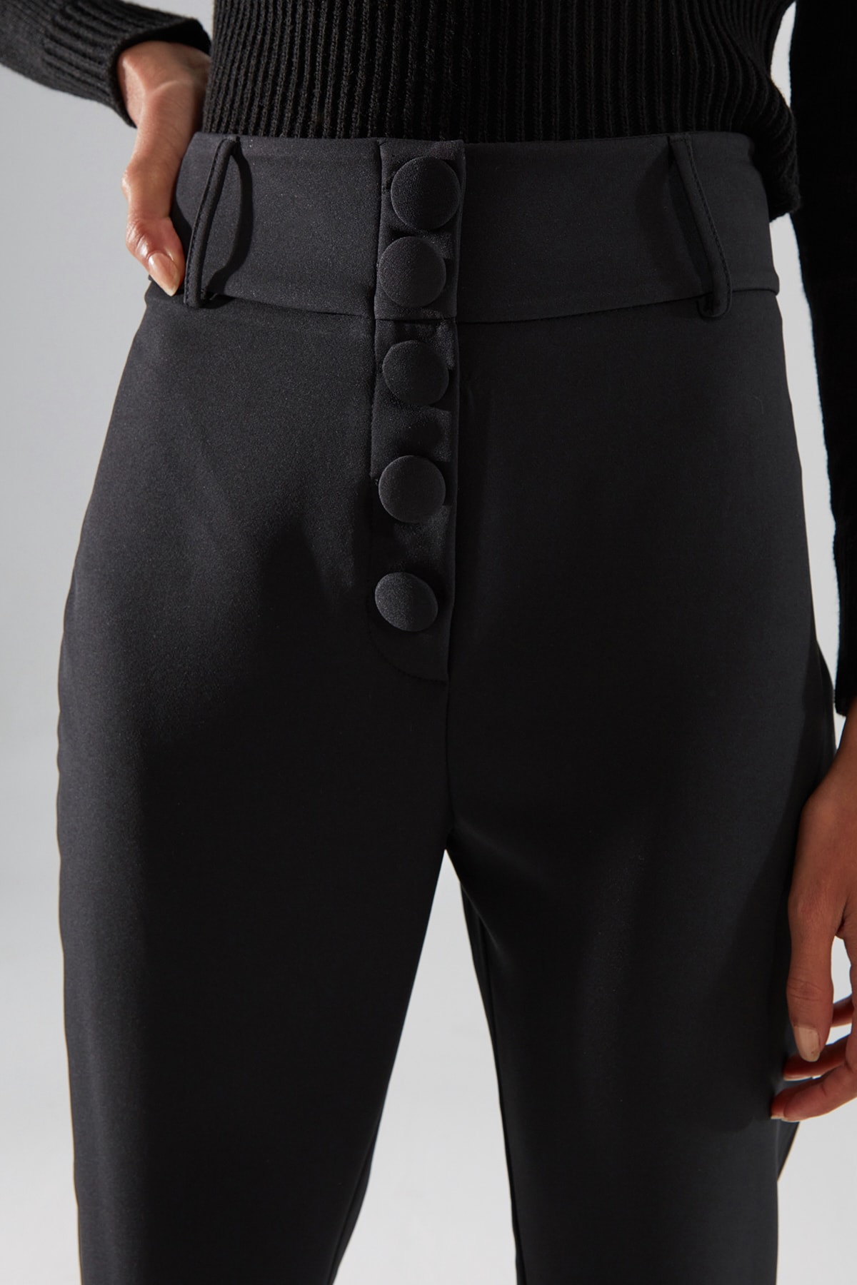 Trendyol Black Button pantaloni de țigară detaliate