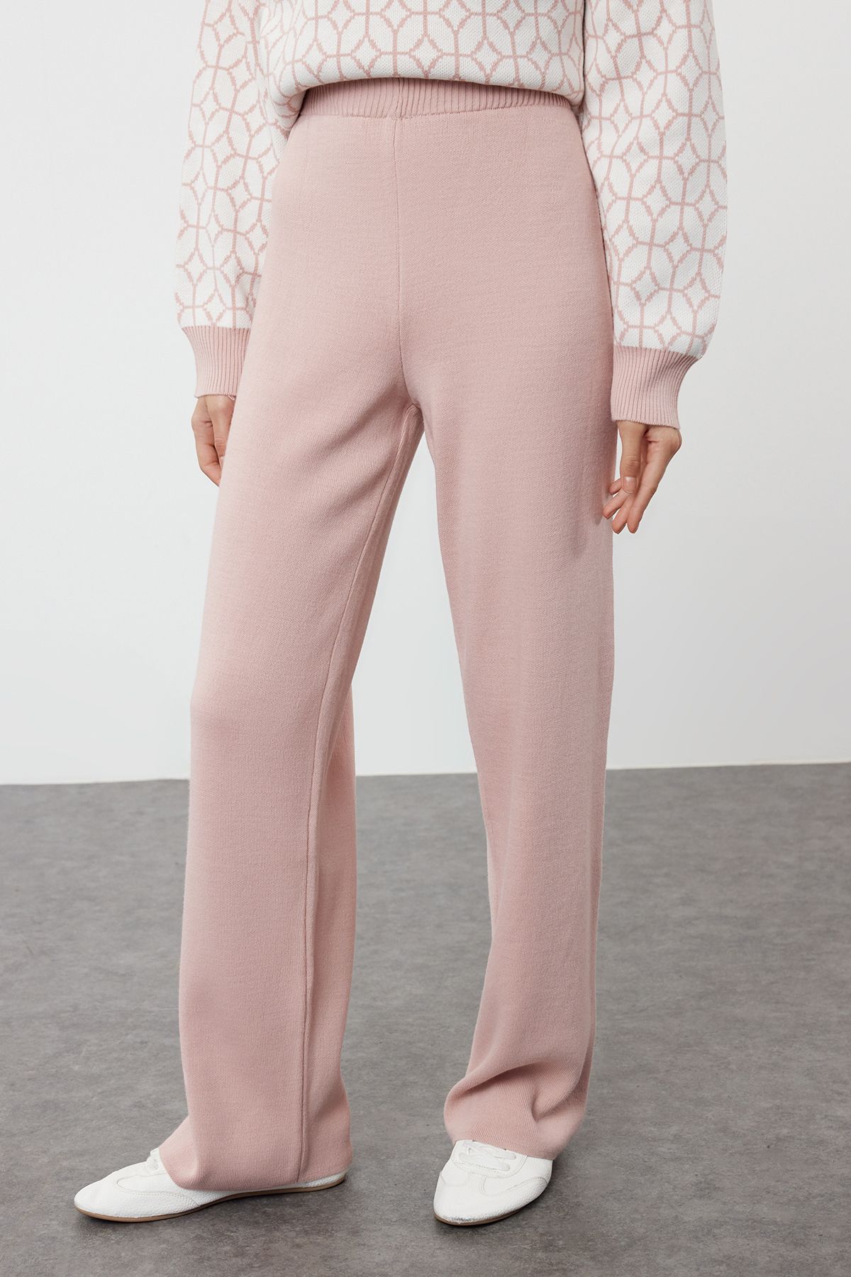 Trendyol Dusty Rose Geometric Patterned Sweater-Pants Knitwear Set