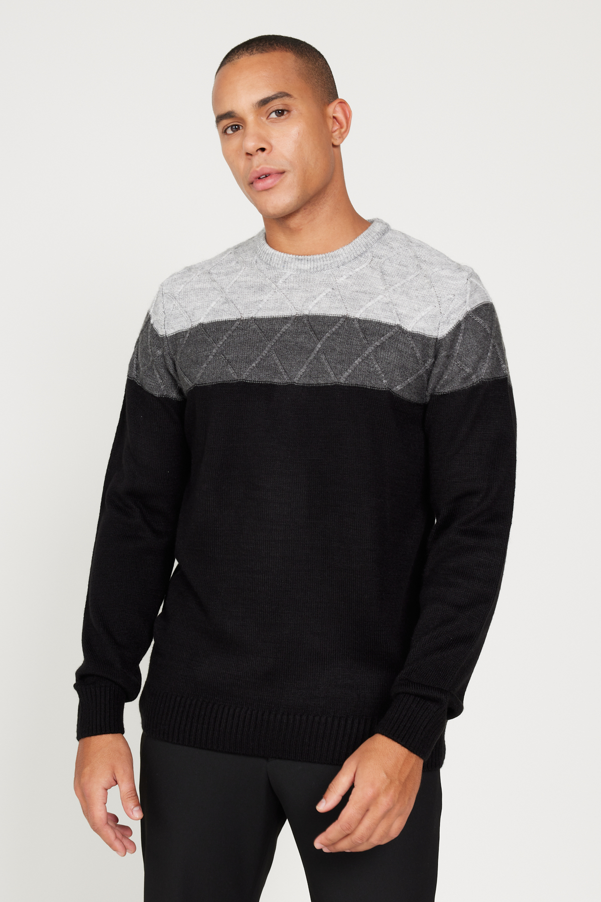 Levně AC&Co / Altınyıldız Classics Men's Grey-black Standard Fit Regular Cut Crew Neck Colorblock Patterned Knitwear Sweater