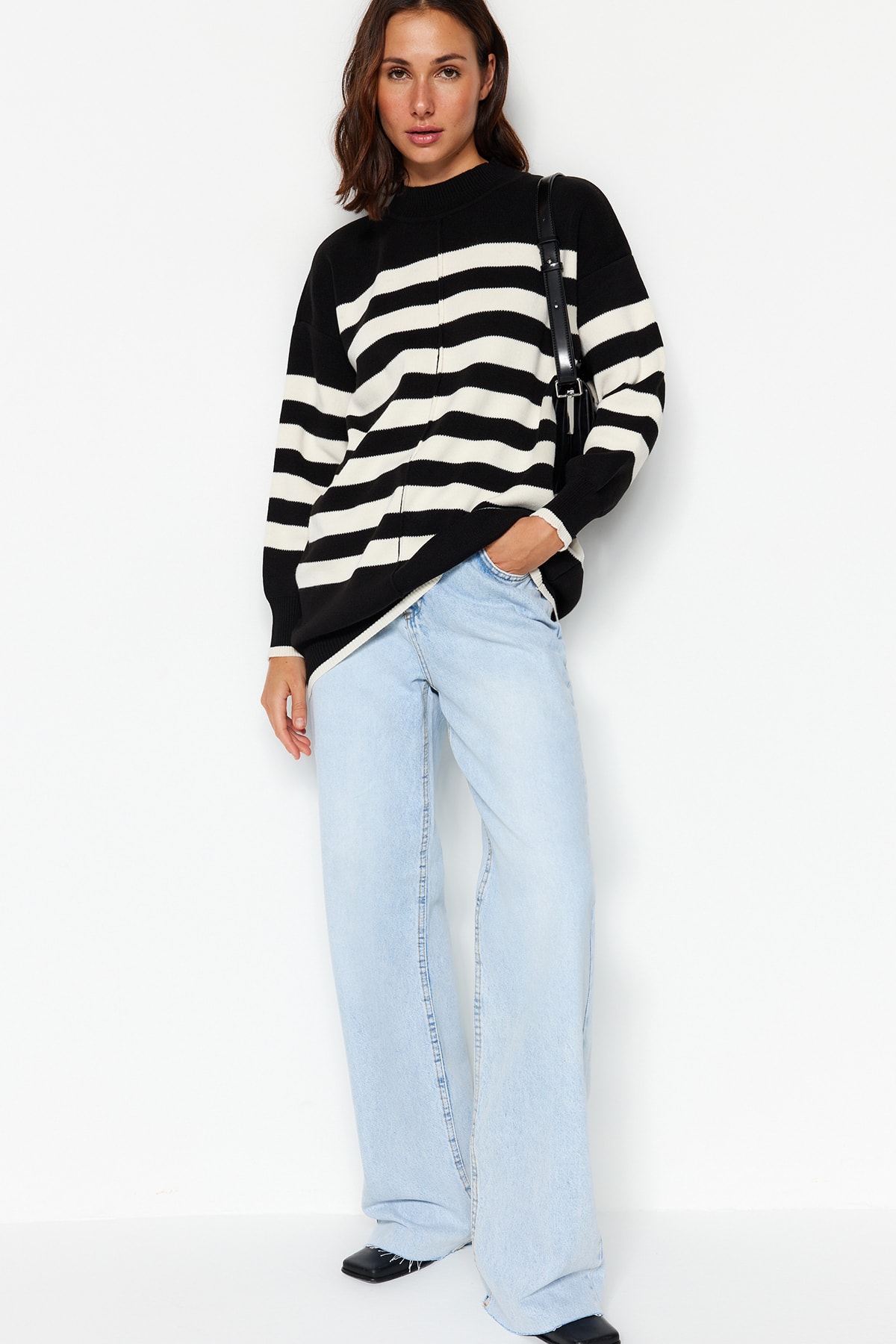 Trendyol Sweater - Black - Regular fit