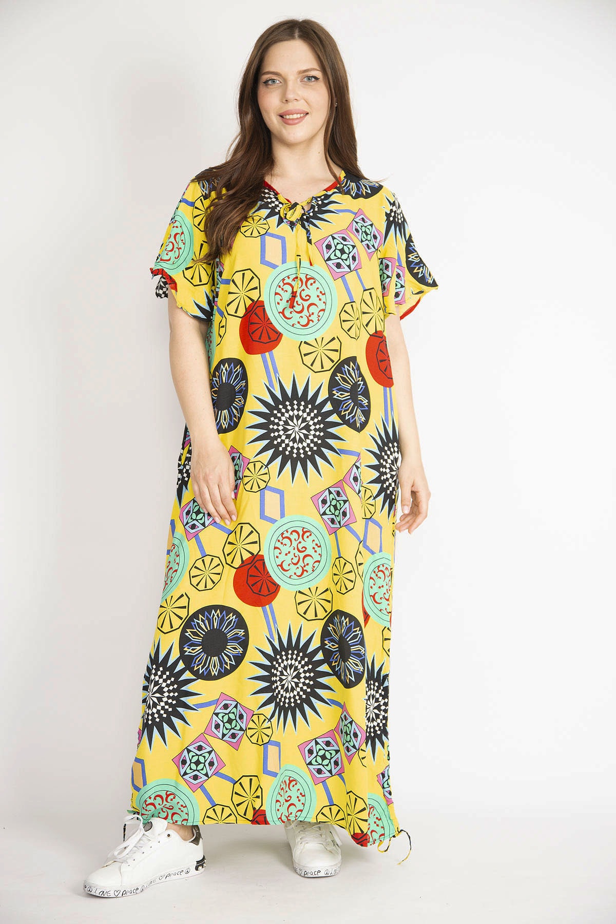 Levně Şans Women's Yellow Plus Size Woven Viscose Fabric Collar And Slit Lace Detail Long Dress