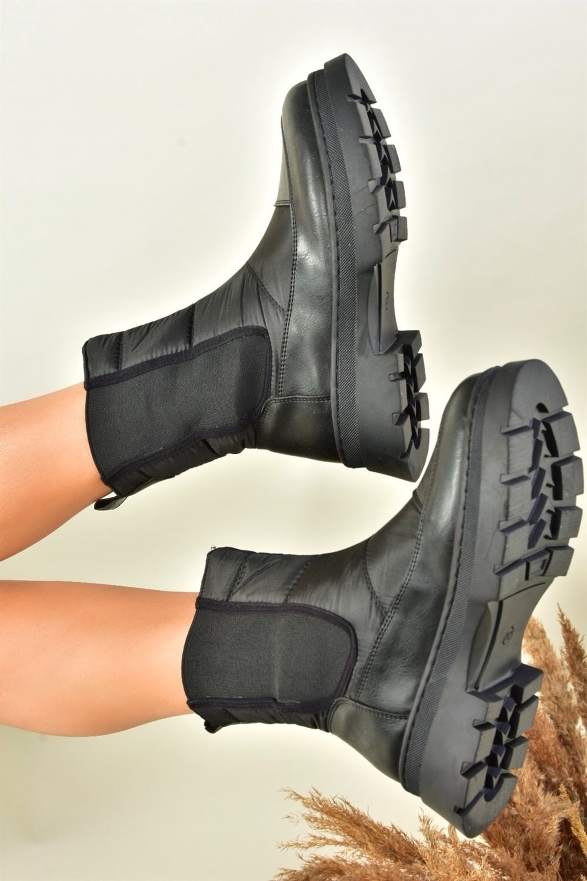 Levně Fox Shoes Black Fabric Parachute Fabric Women's Boots