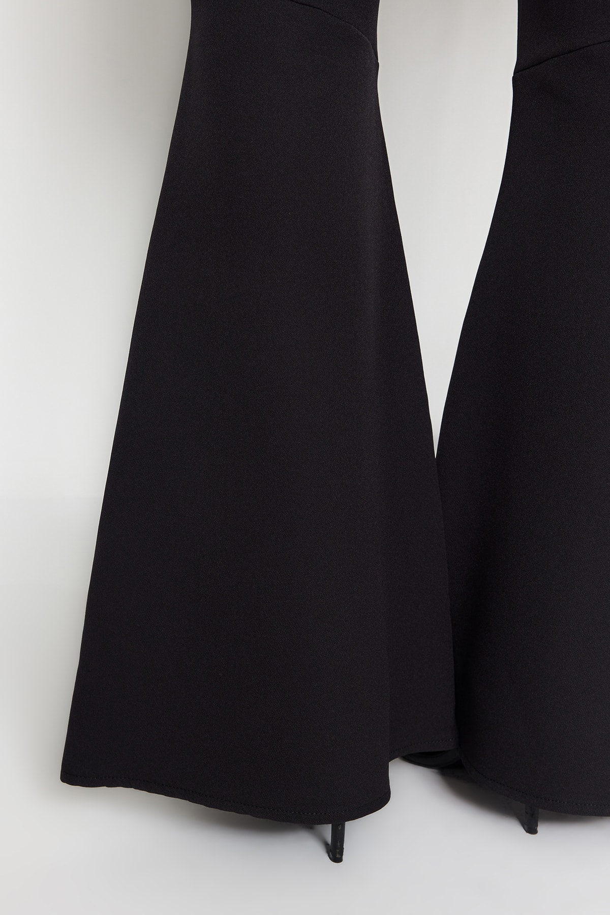 Trendyol Black Flare Flare Pantaloni țesute