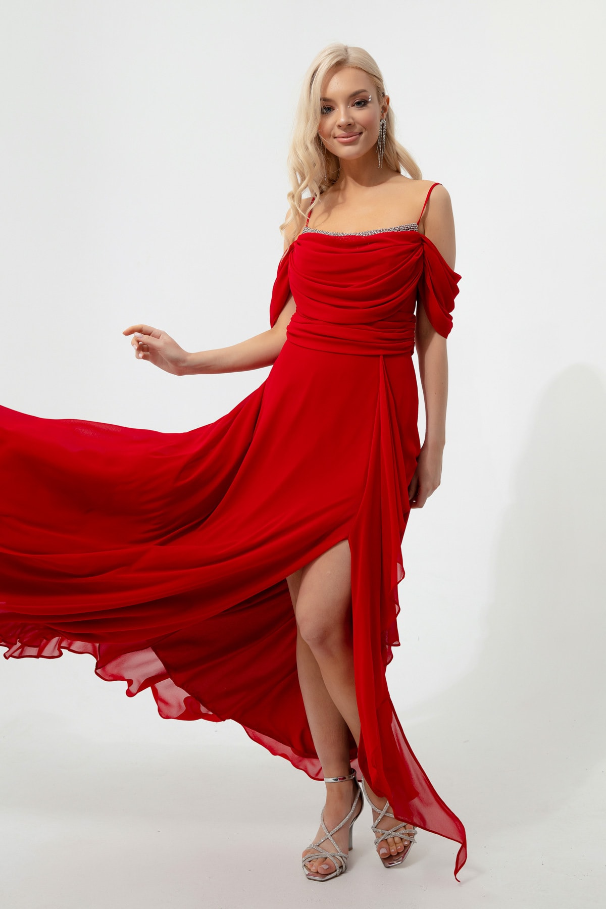 Levně Lafaba Women's Red Long Evening Dress with Thread Straps and Stone Detail.