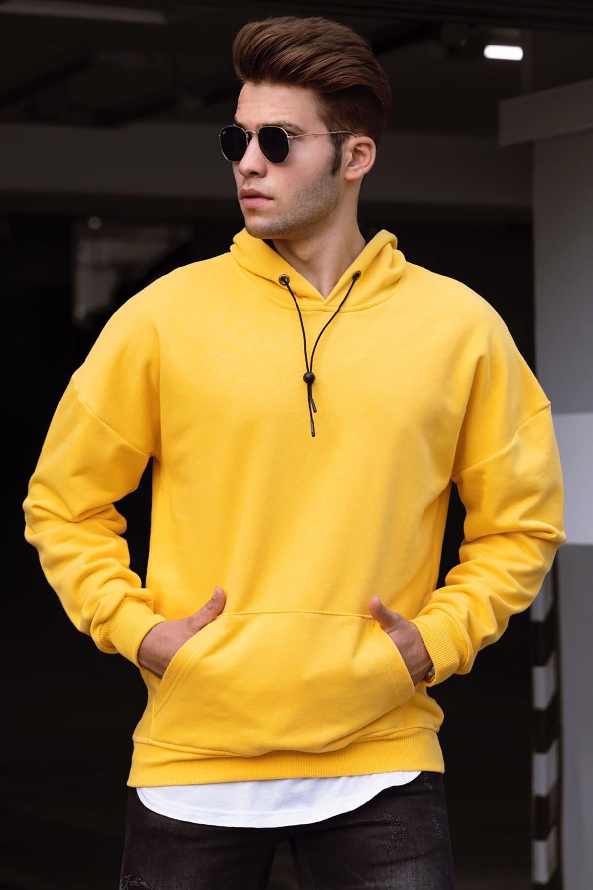 Levně Madmext Men's Basic Yellow Hoodie & Sweatshirt 4764