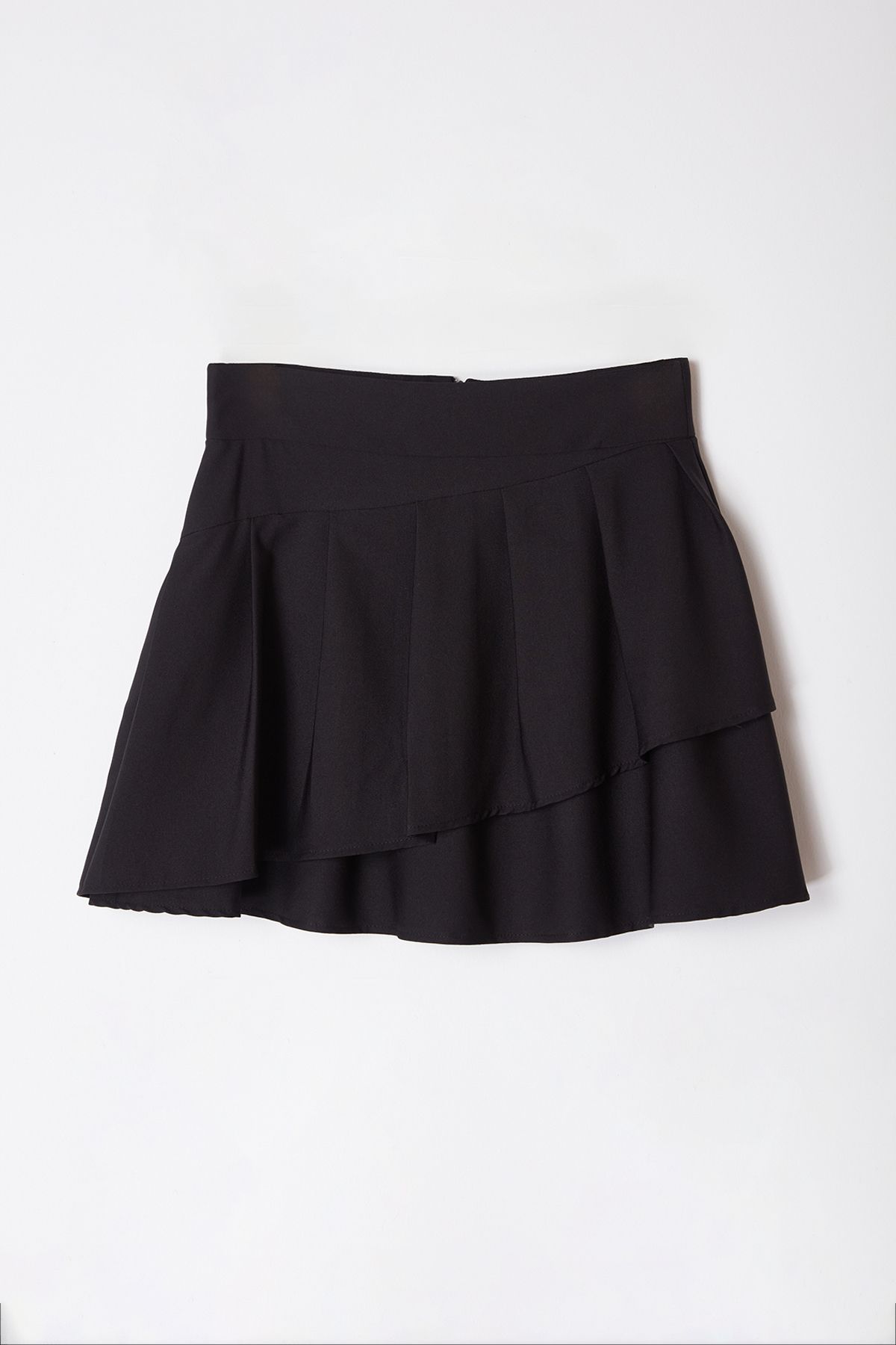 Trendyol Black Asymmetrical Pleated Woven Shorts Skirt