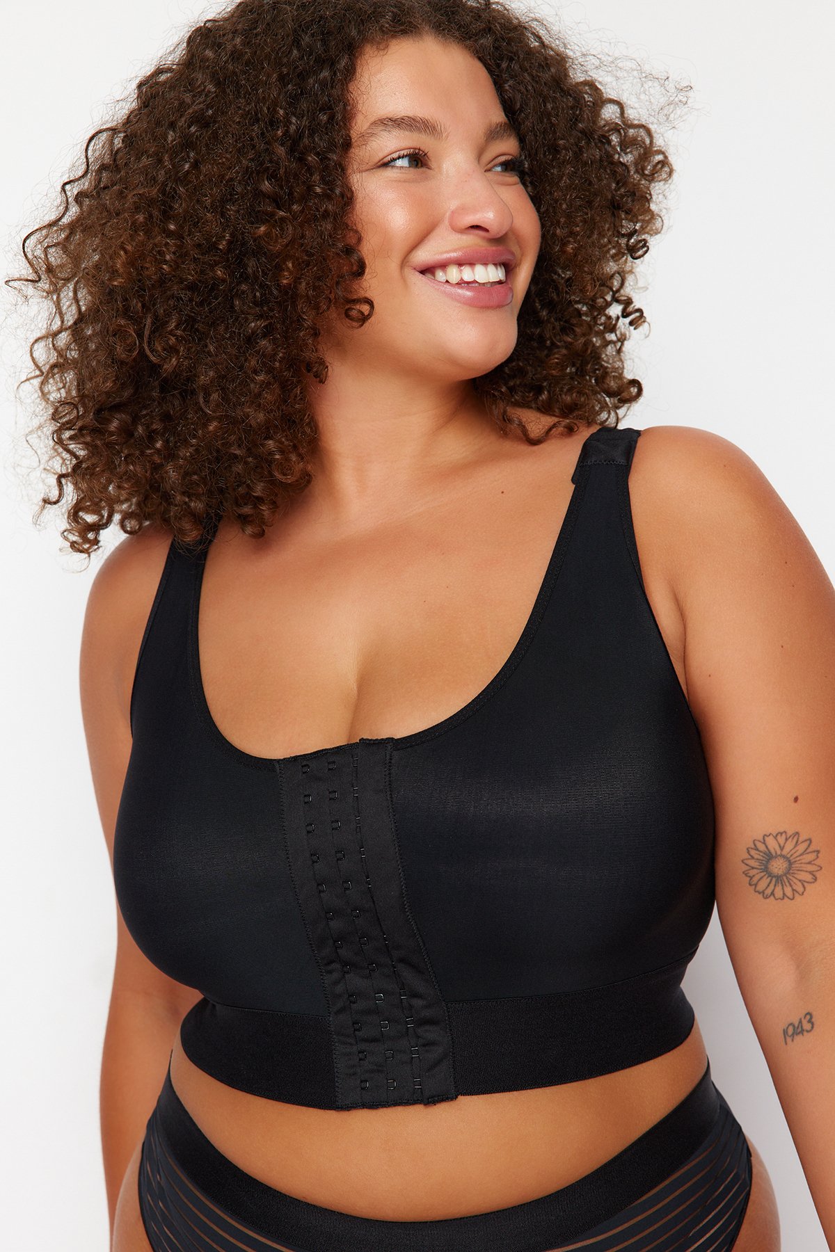 Trendyol Curve Black Agraf Closure Recovery Covered Soft Button Bra