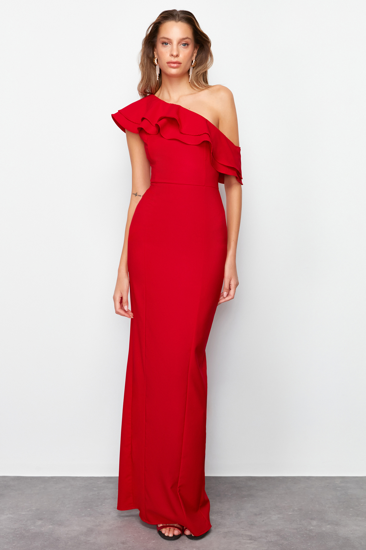 Levně Trendyol Red Flounce Detailed Woven Elegant Evening Dress