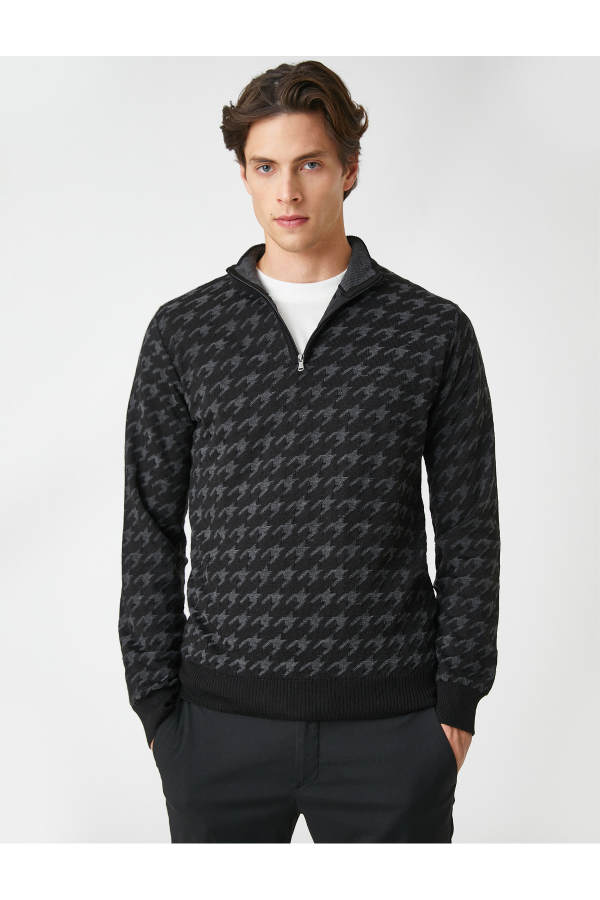 Levně Koton Knitwear Zippered Sweater Stand-Up Collar Crowbarn Detailed