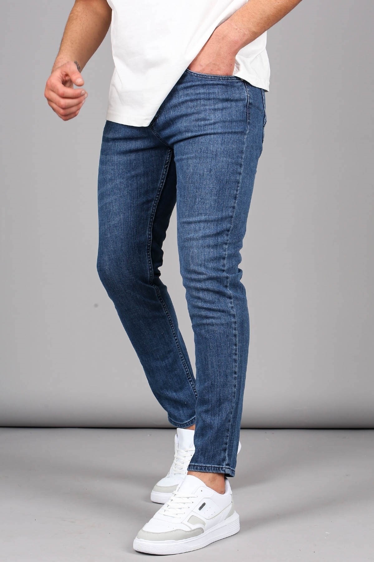 Levně Madmext Blue Straight Fit Men's Jeans 6333