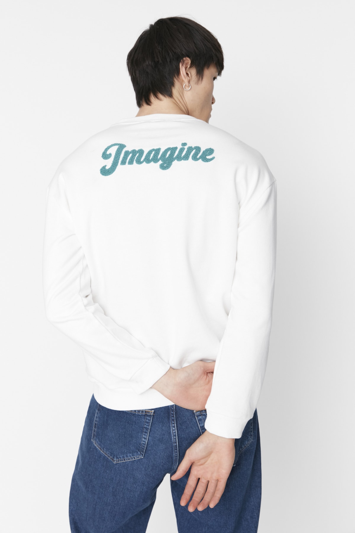 Trendyol Ecru Men's Regular Fit Long Sleeve Crewneck Embroidery Sweatshirt