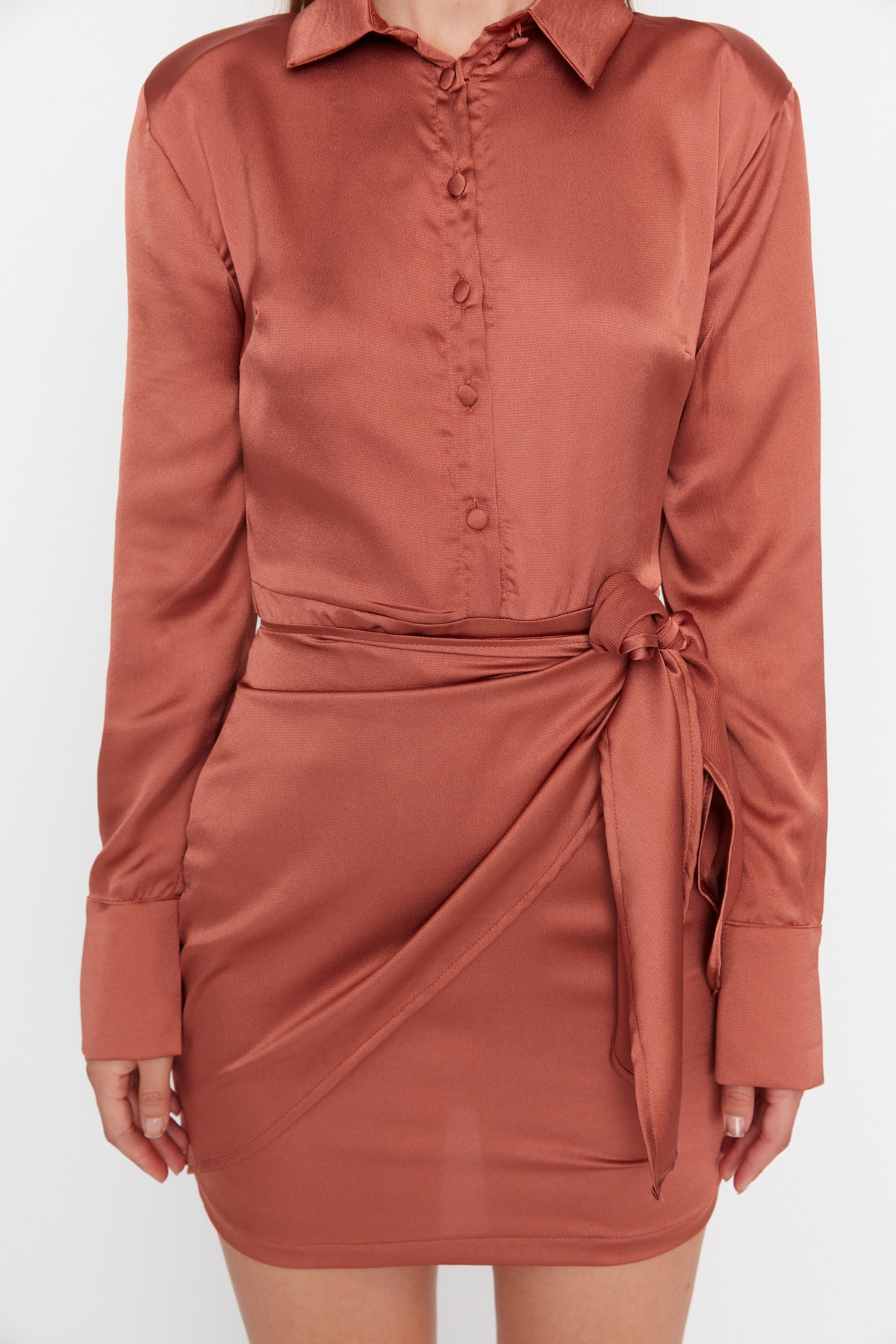 Trendyol Cinnamon Tie Rochie de seară detaliată din satin