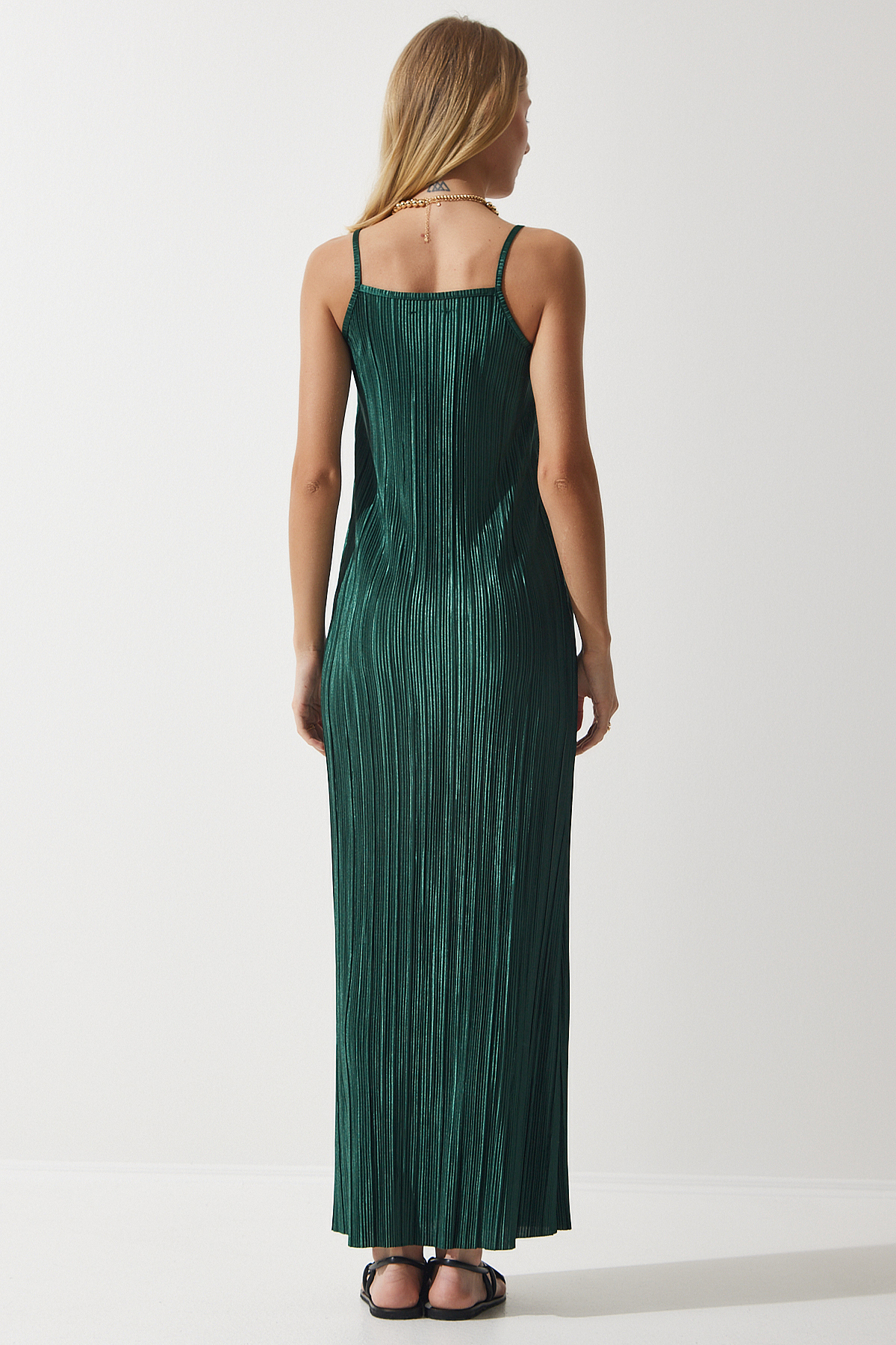 Happiness İstanbul Women's Emerald Green Strappy Summer Pleated Dress