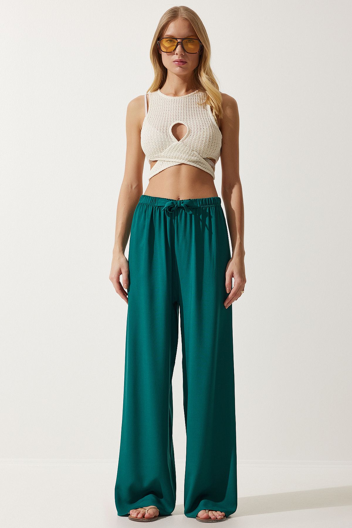Levně Happiness İstanbul Women's Emerald Green Flowy Knitted Palazzo Trousers