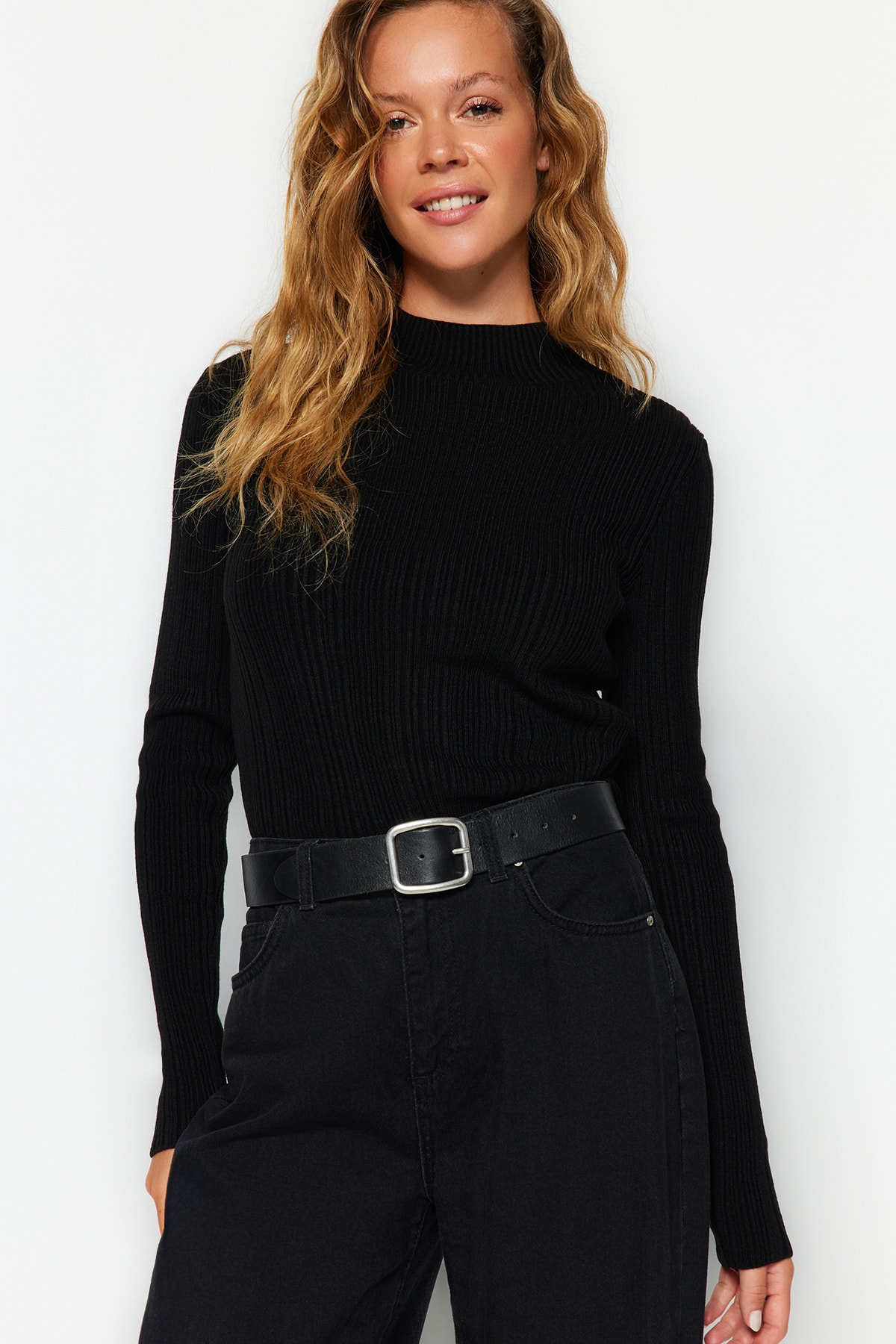 Trendyol Black High Neck Knitwear Sweater
