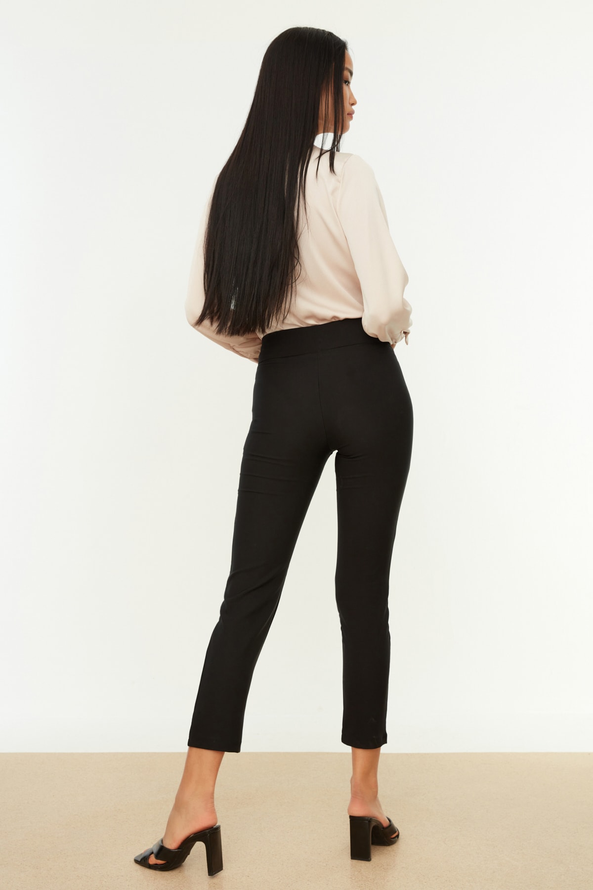 Pantaloni dama Trendyol Detailed