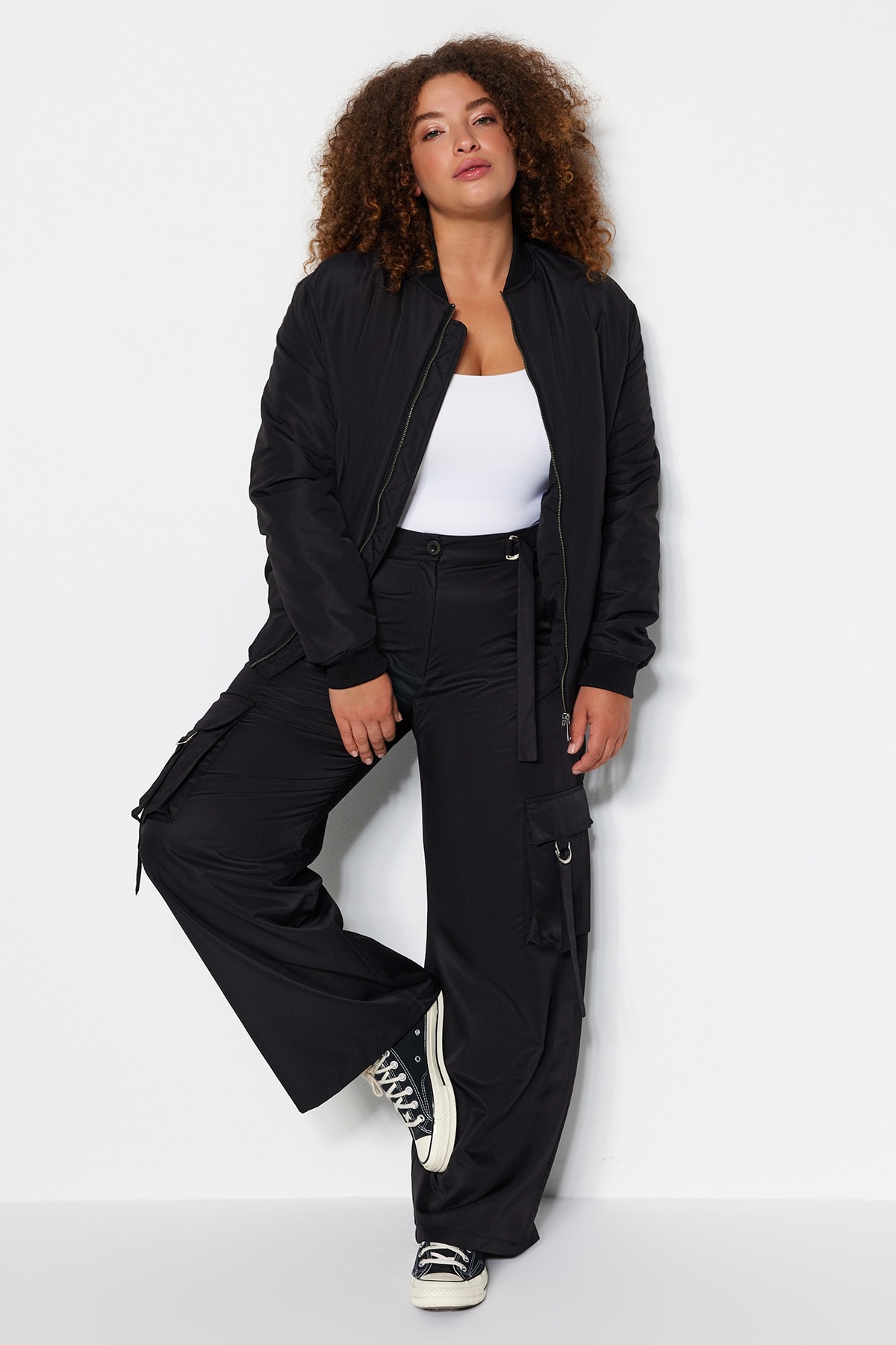 Trendyol Black Wide Leg Parachute Pantaloni țesute