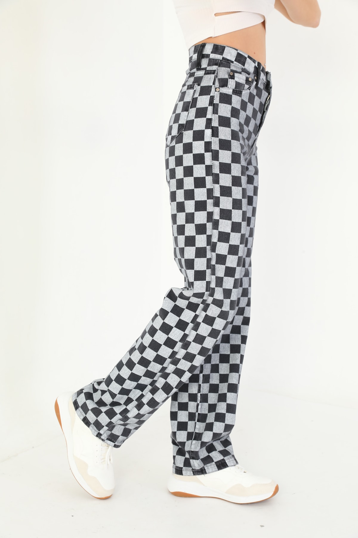 Levně BİKELİFE Black Checkerboard Patterned High Waist Wide Leg Jeans