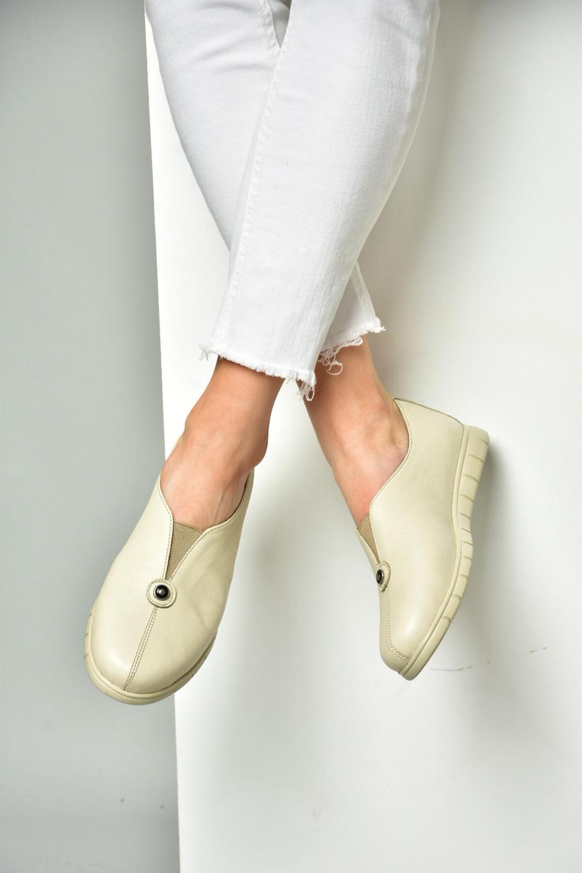 Levně Fox Shoes Beige Genuine Leather Comfort Orthopedic Sole Women's Shoes