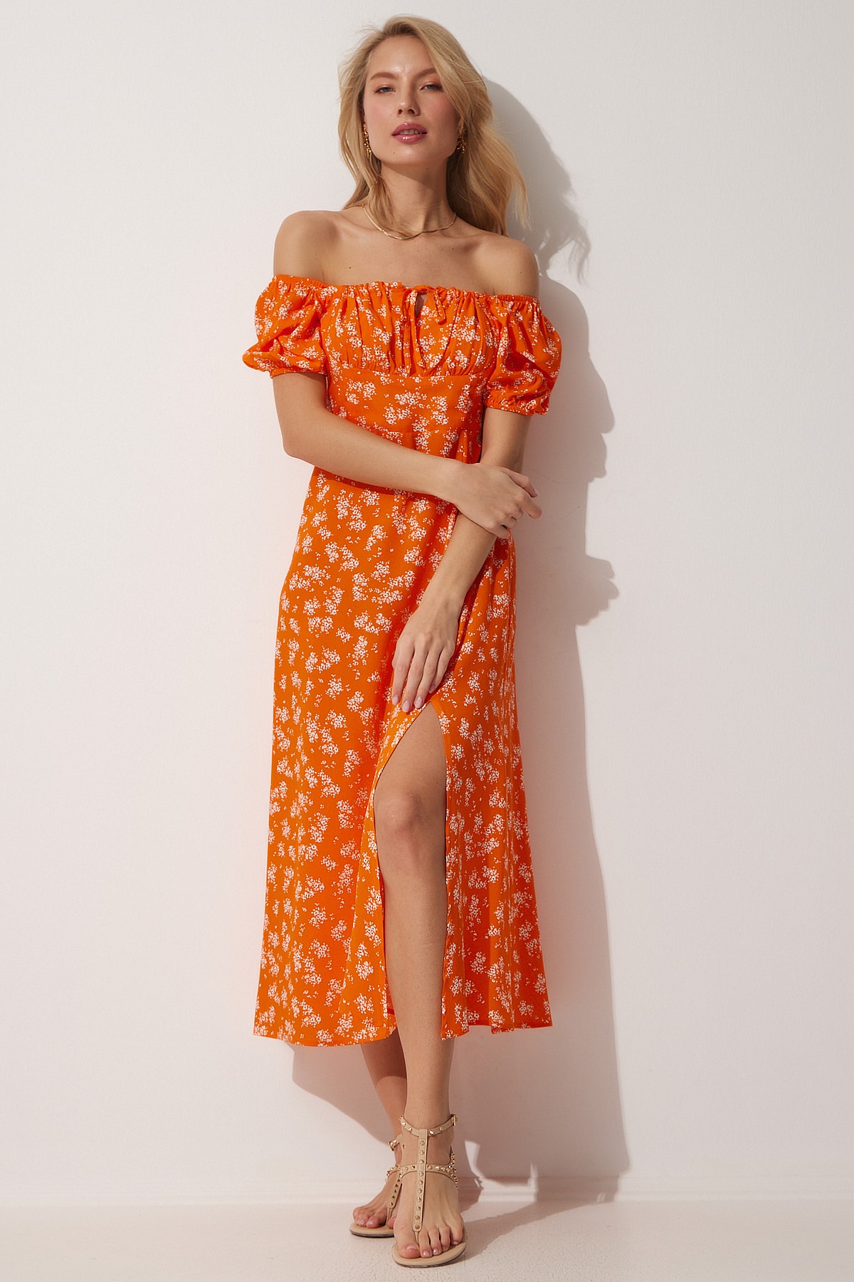 Levně Štěstí İstanbul Dámské oranžové Carmen límec Květinové letní viskózové šaty
